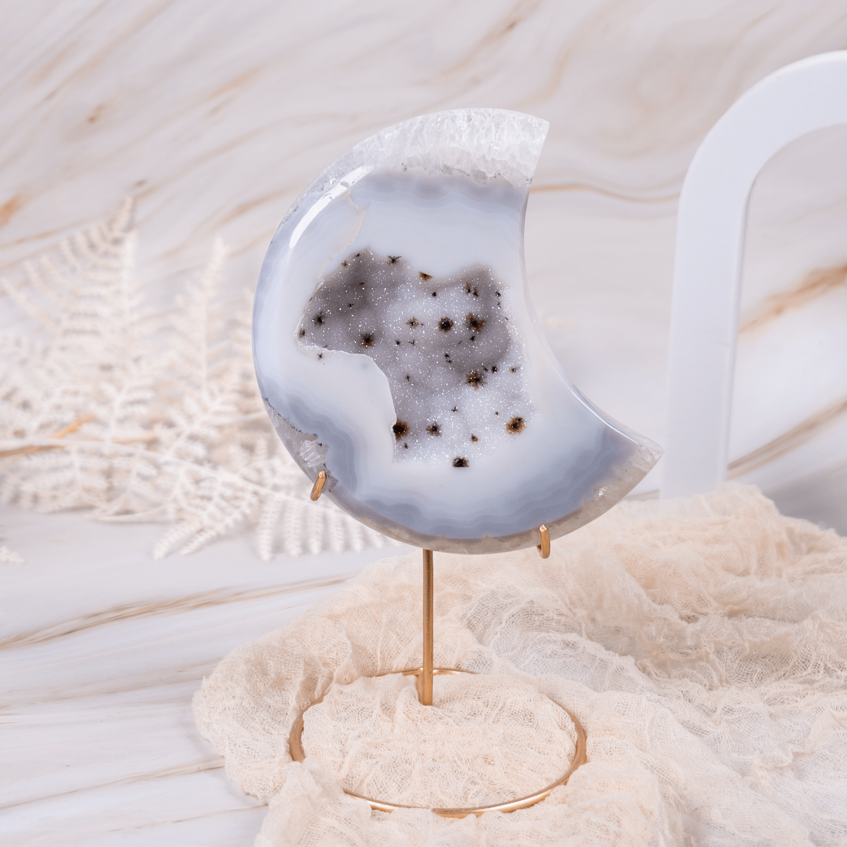 Druzy Achat Mond Druse Agate auf Ständer gold Carving Moon Dekoration Deko grau rosa orange weiss schwarz Glitzer funkeln Edelstein Kristall Heilstein