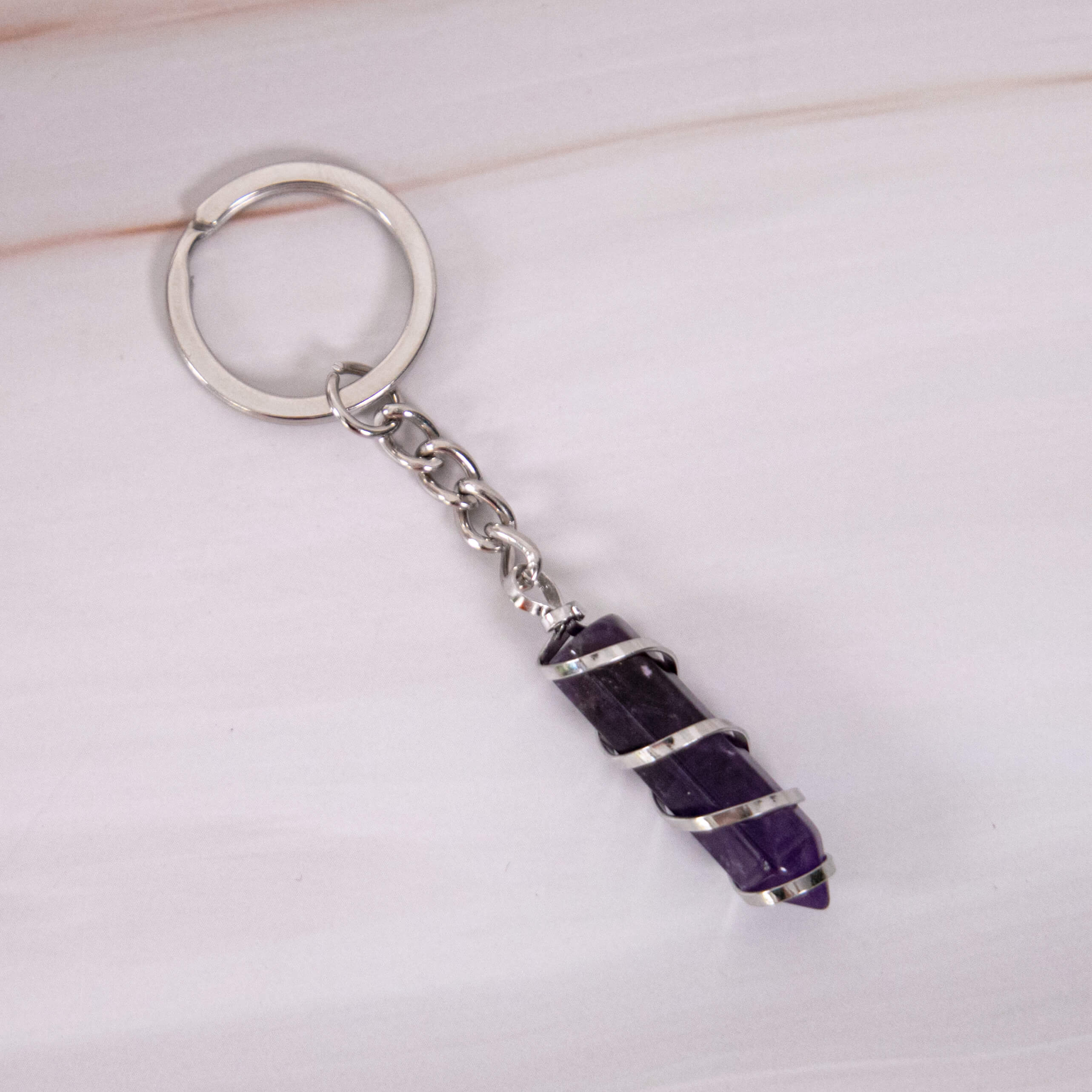 Kristall Spitze Turm Edelstein Schutzstein Heilstein Anhänger Schlüsselanhänger silber umwickelt Schutzstein Talisman Glücksbringer Sodalith blau dunkelblau