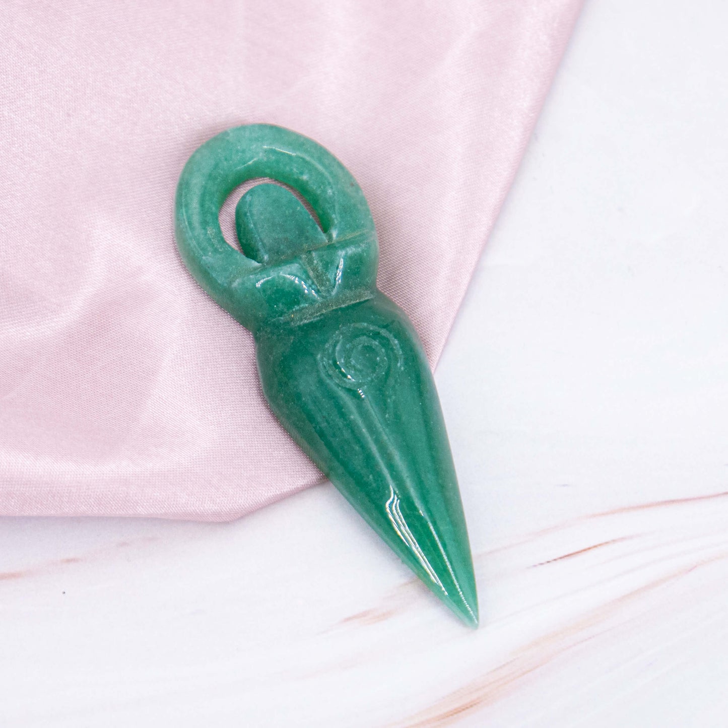 Goddess Göttin Aventurin grün Carving Kristalle Heilsteine Edelsteine Schutzsteine Annurah deutscher Onlineshop