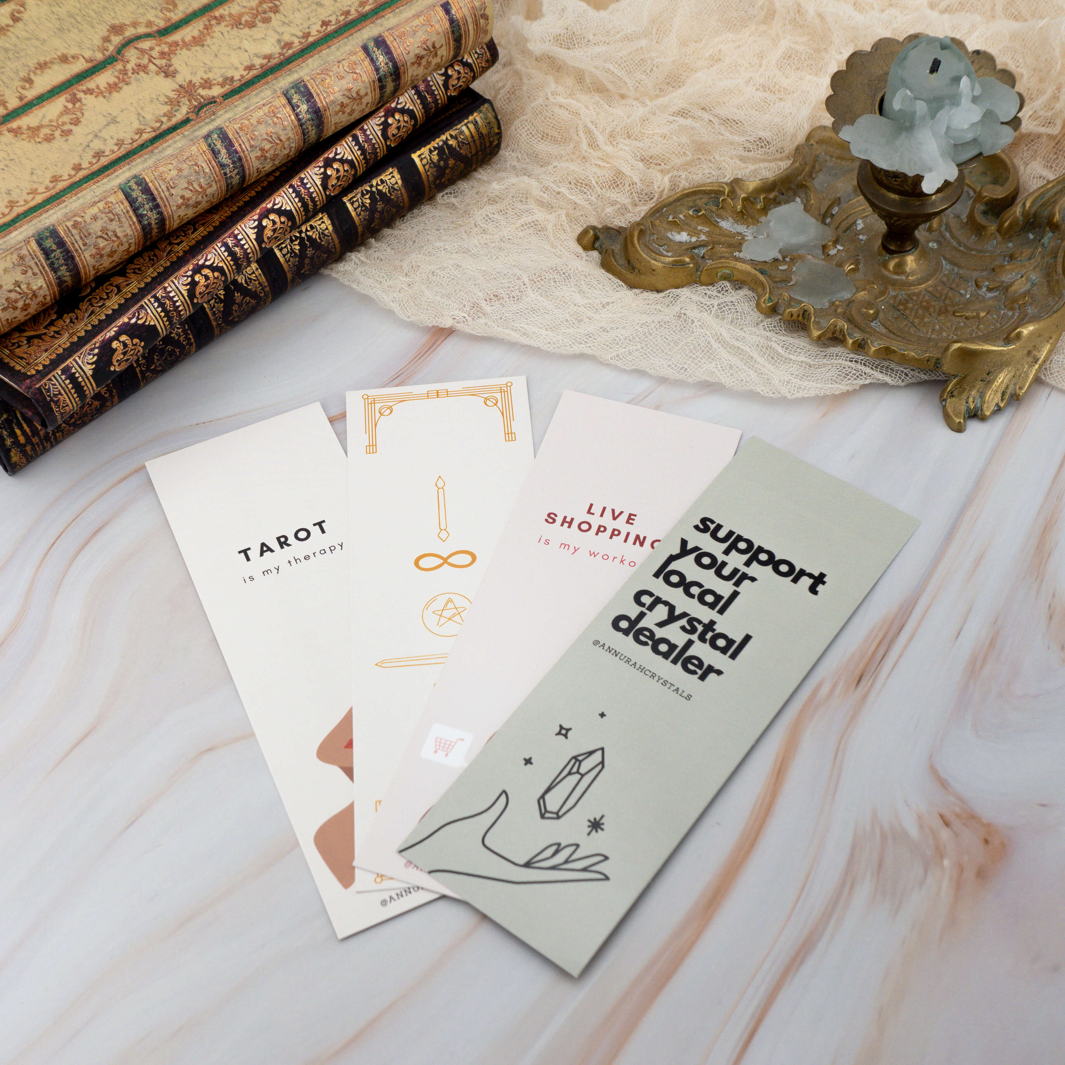 Annurah deutscher Onlineshop Lesezeichen lesen Buch Bücher Leseratte Book bookmark mark crystal dealer Papier paper handmade handgemacht Tarot