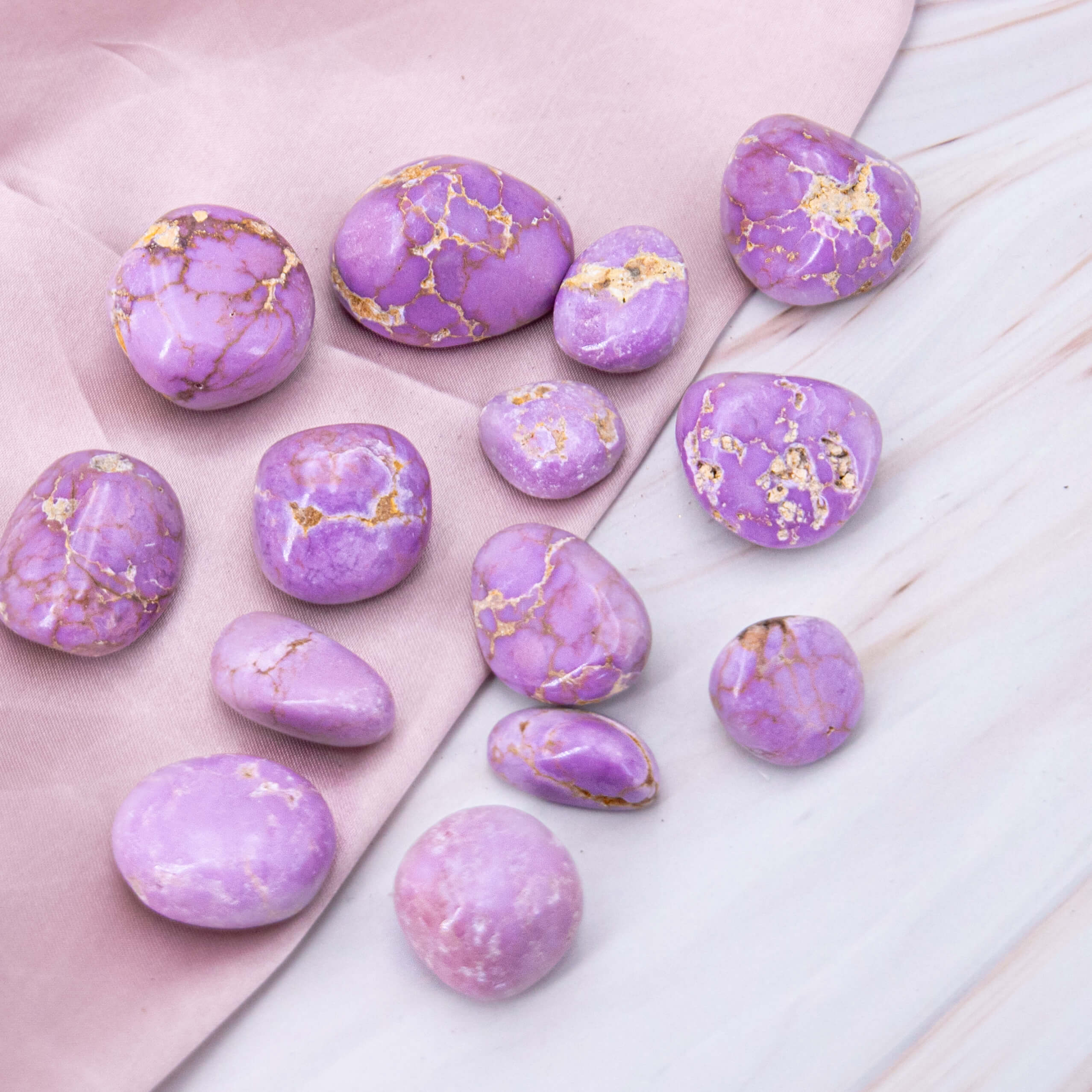 Phosphosiderit Trommelstein Handstein Sorgenstein lila flieder violett gold Annurah deutscher Onlineshop Kristalle Heilsteine Edelsteine