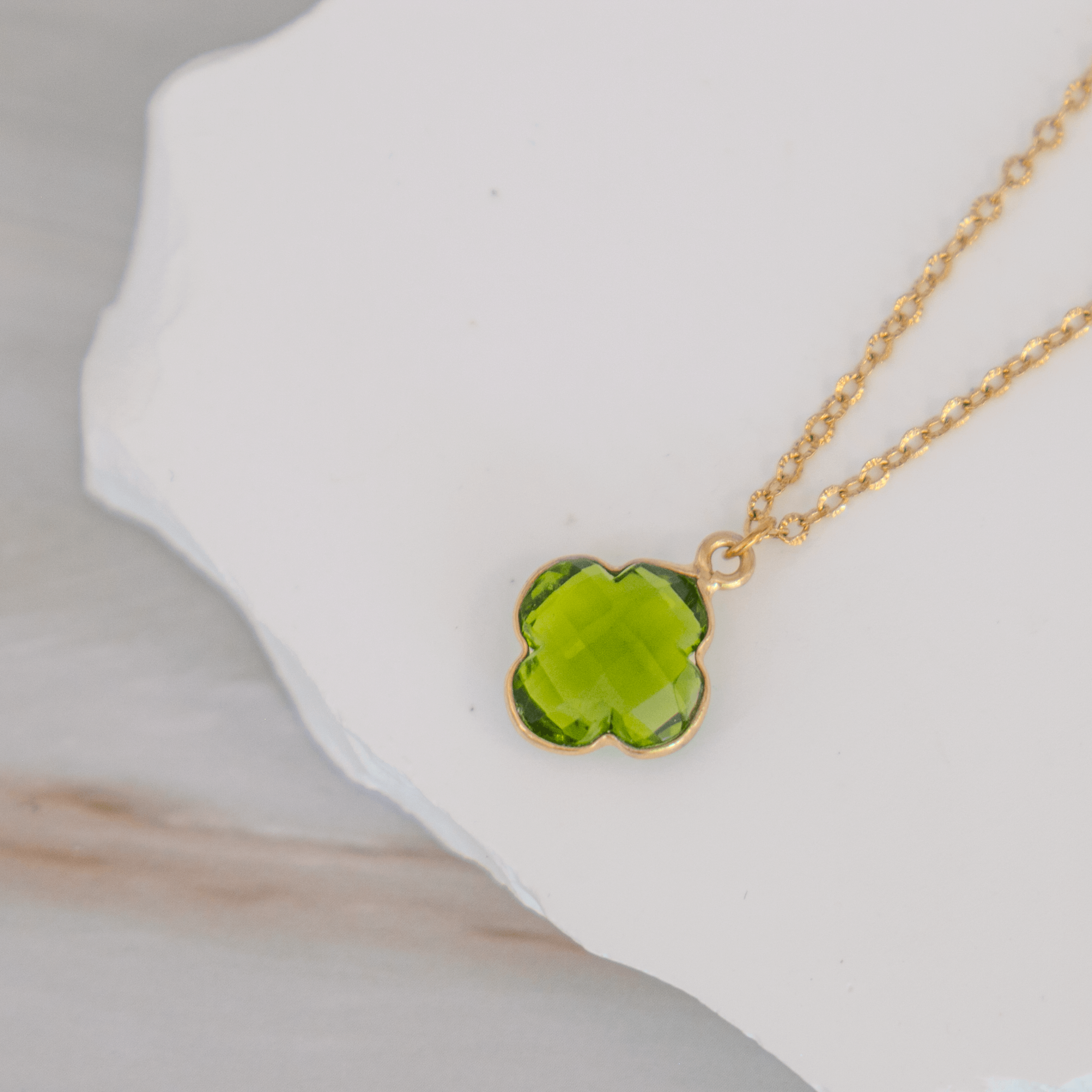 Peridot Kleeblatt Kette