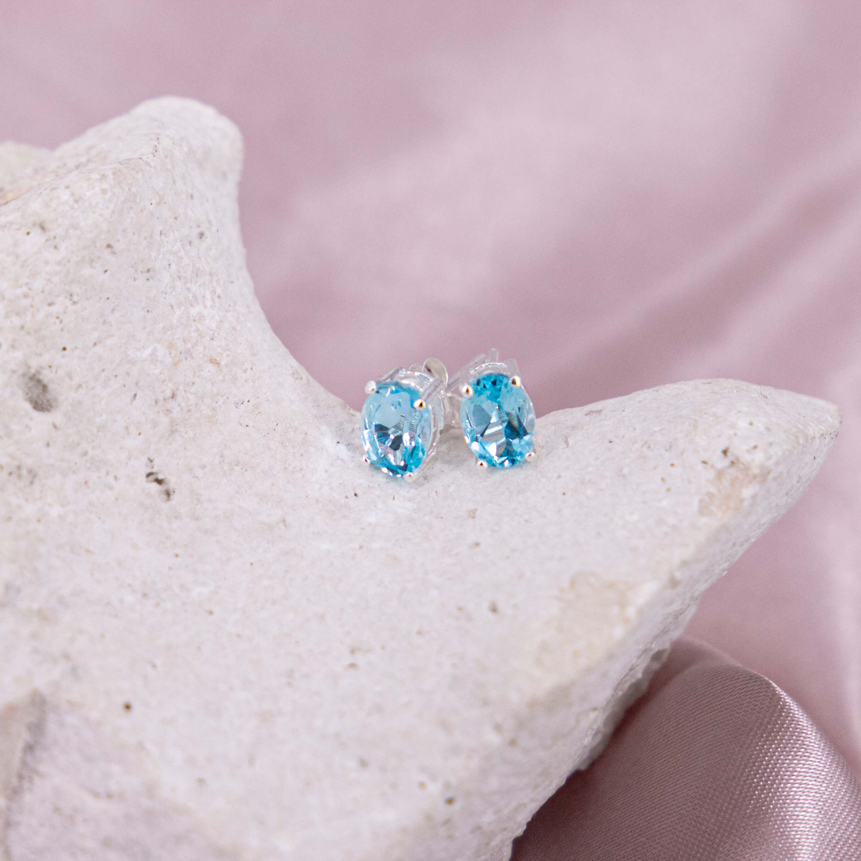 Blue Topas Ohrringe Oval