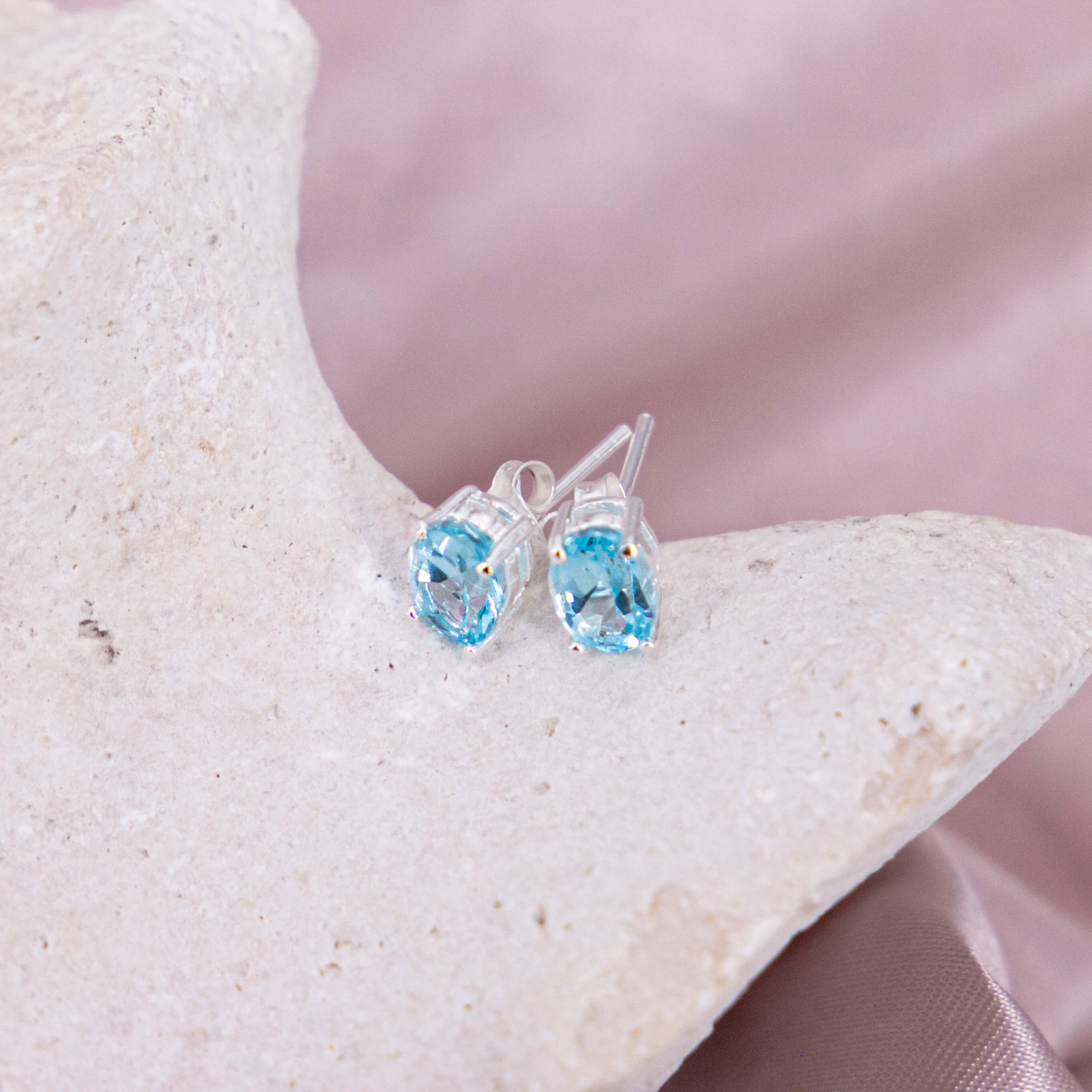 Blue Topas Ohrringe Oval