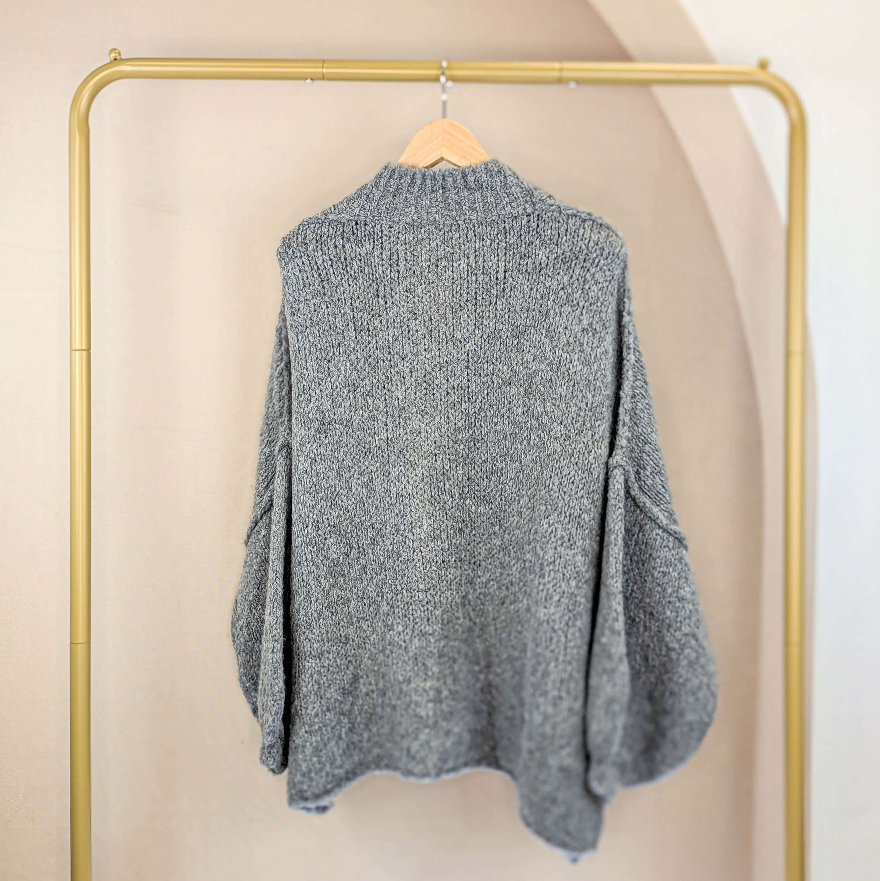 Cardigan mit Knöpfen Grau