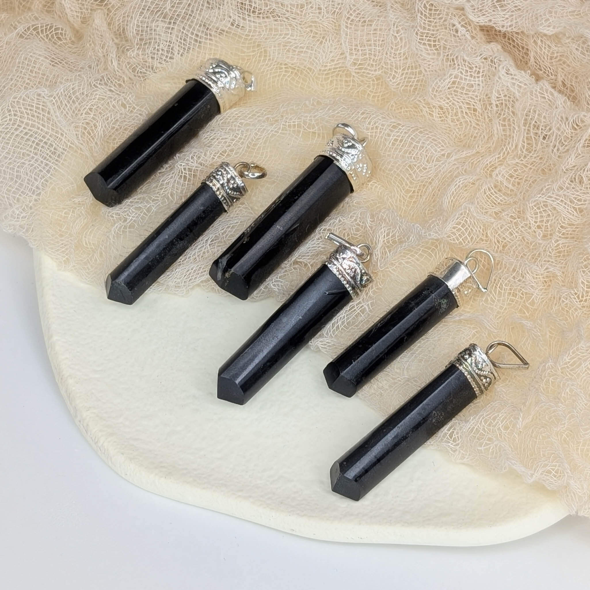 Schwarzer Turmalin Spitze Anhänger