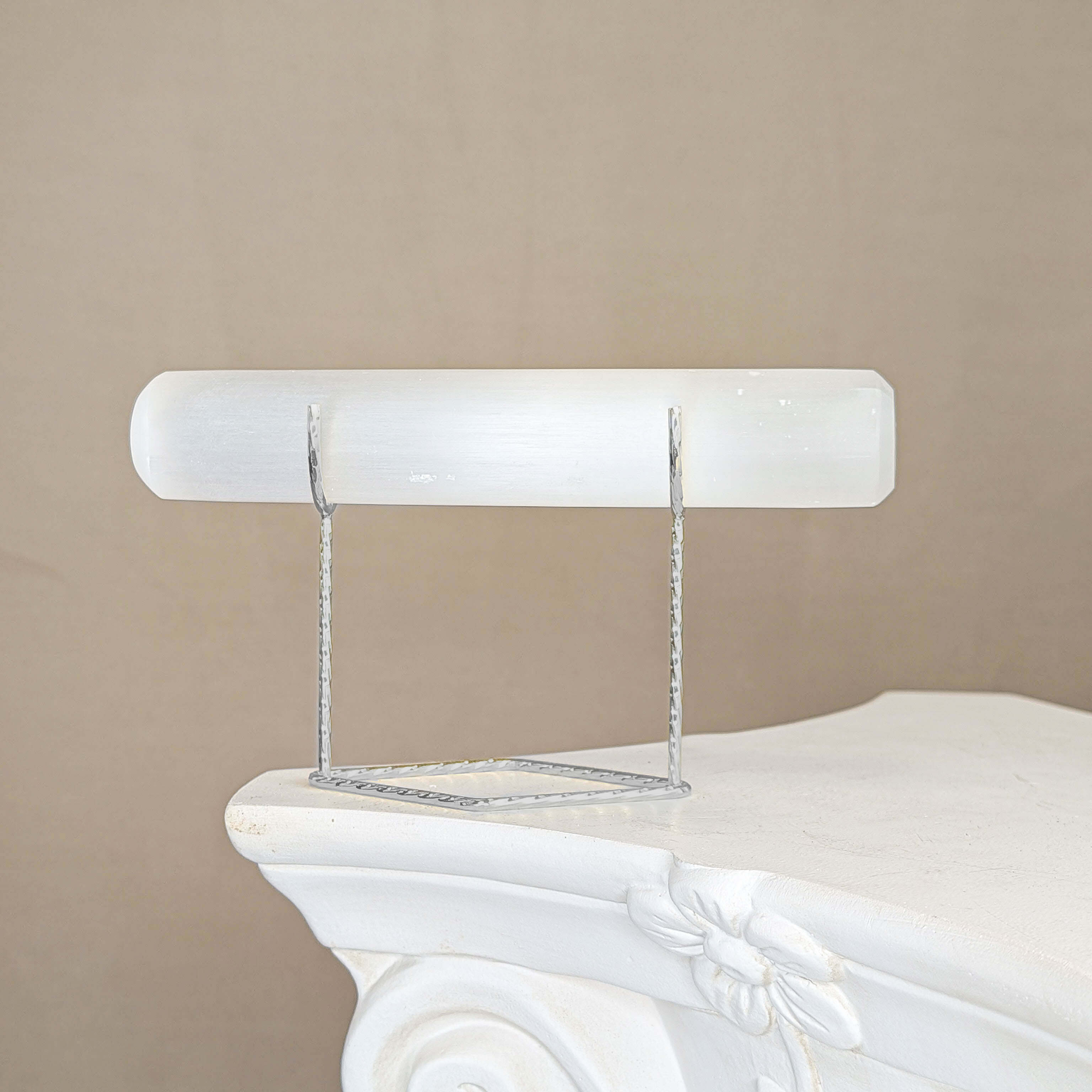 Selenit-Armbandhalter Silber