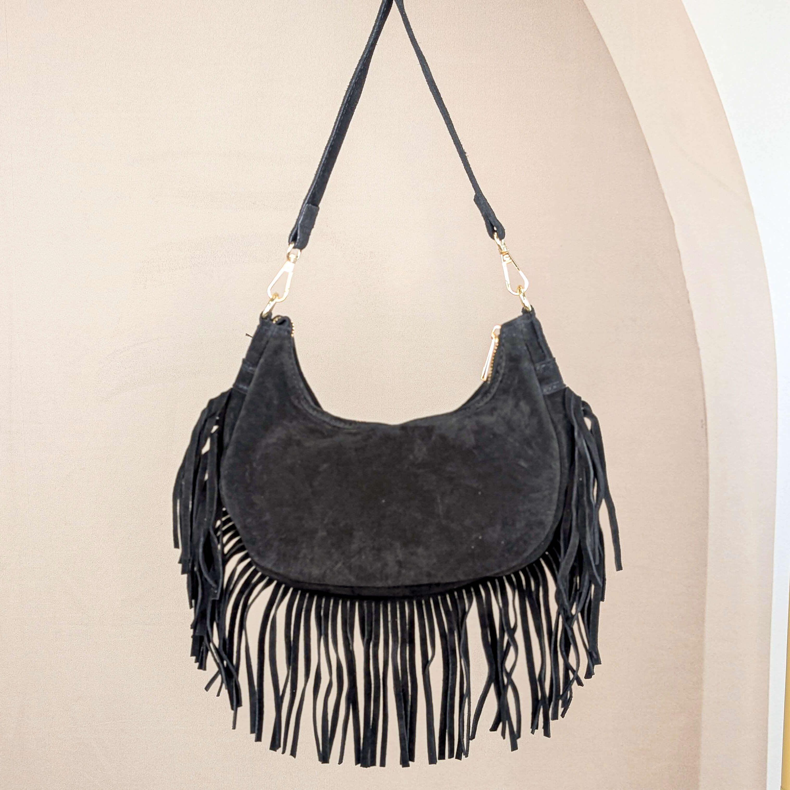 Schultertasche mit Fransen Schwarz