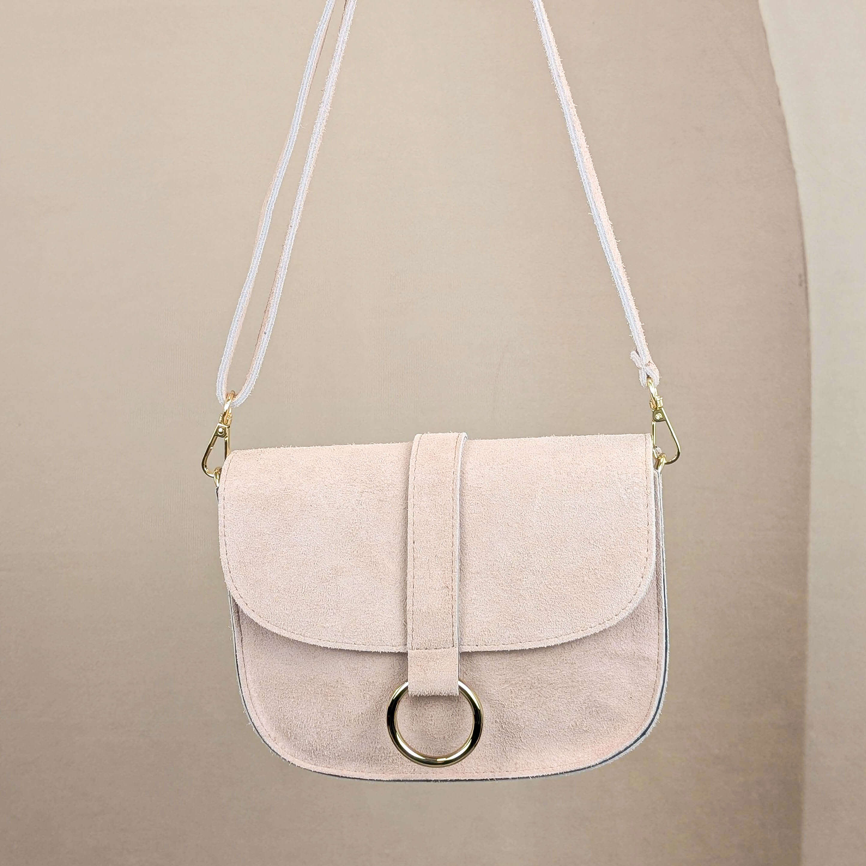 Umhängetasche mit goldenem Detail Puderrosa