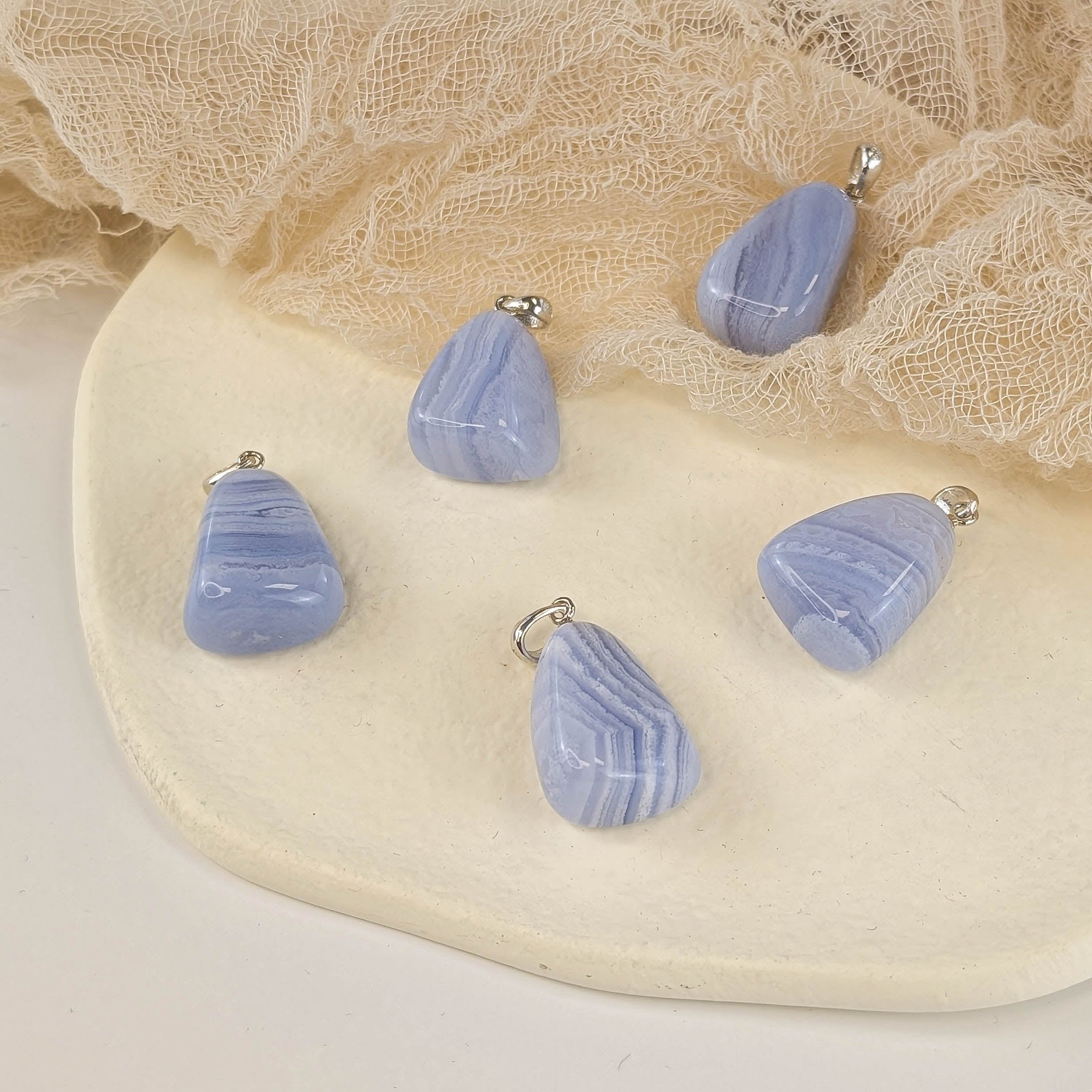 Blauer Chalcedon Ketten Anhänger