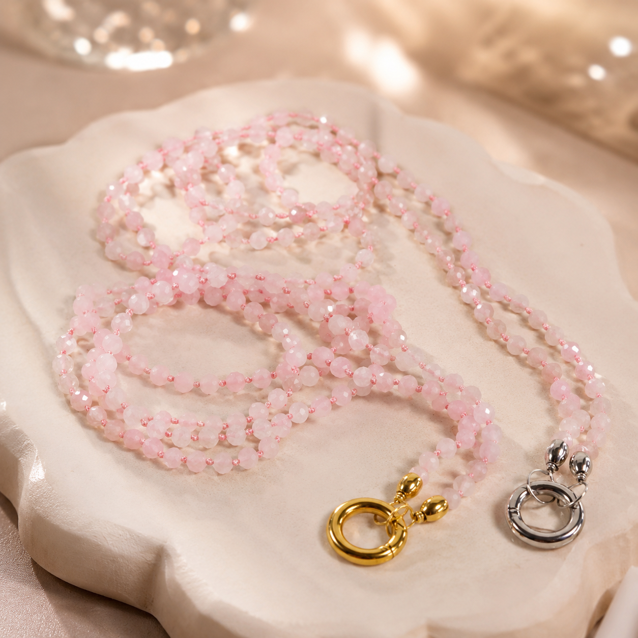 Edelsteinkette Rosenquarz | Handgeknüpfte Mala-Kette mit Charmverschluss