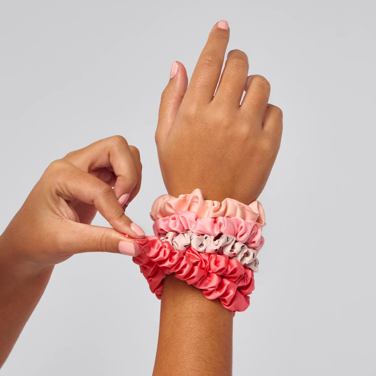 Kitsch Cherry Blossom Satin Scrunchies – 5er Set