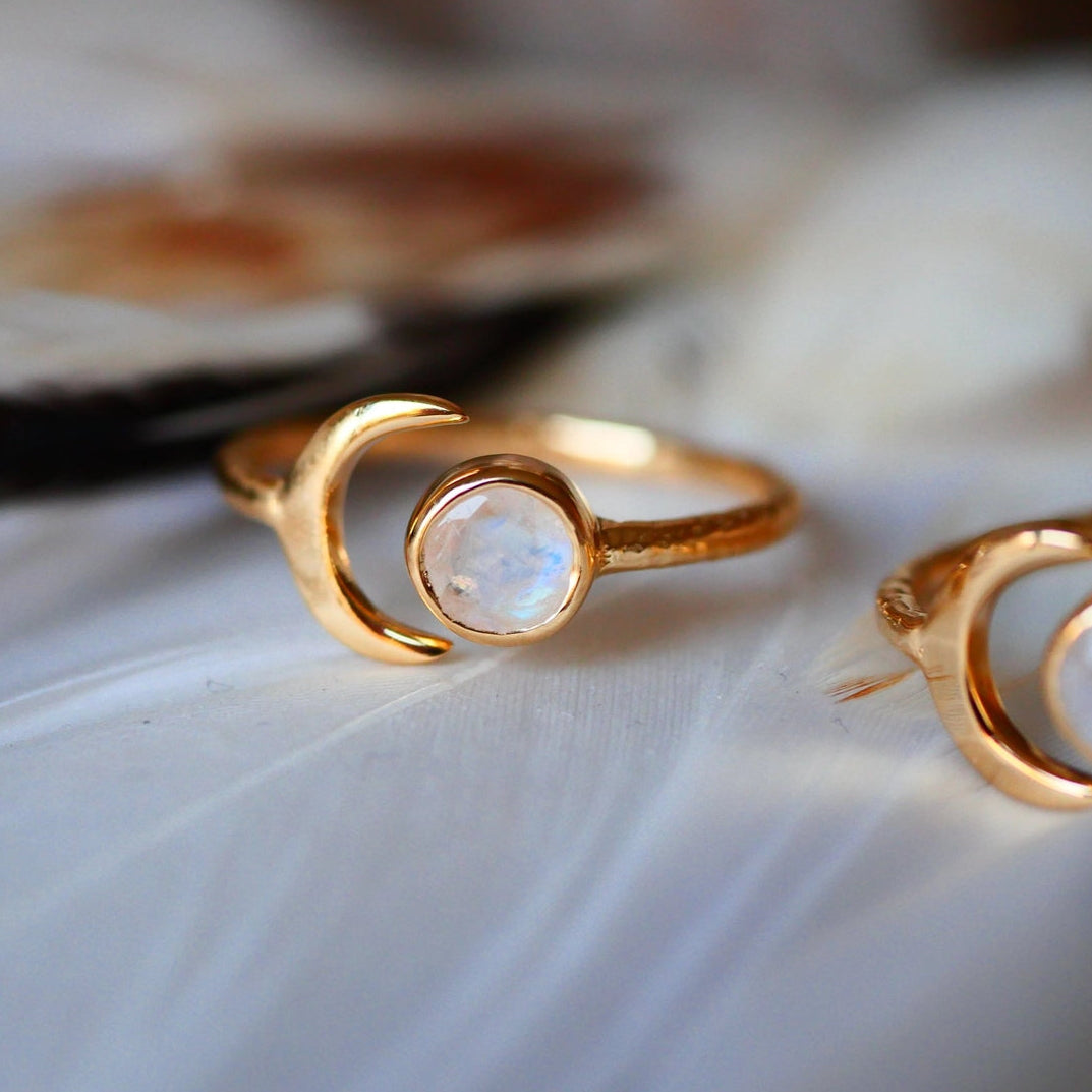 Lune - Regenbogen Mondstein Ring