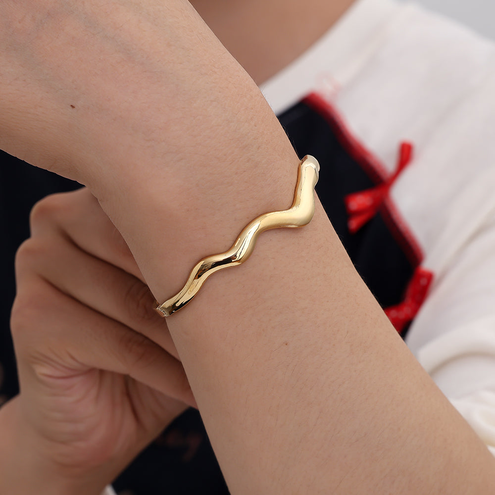 Simple Wave Armreif