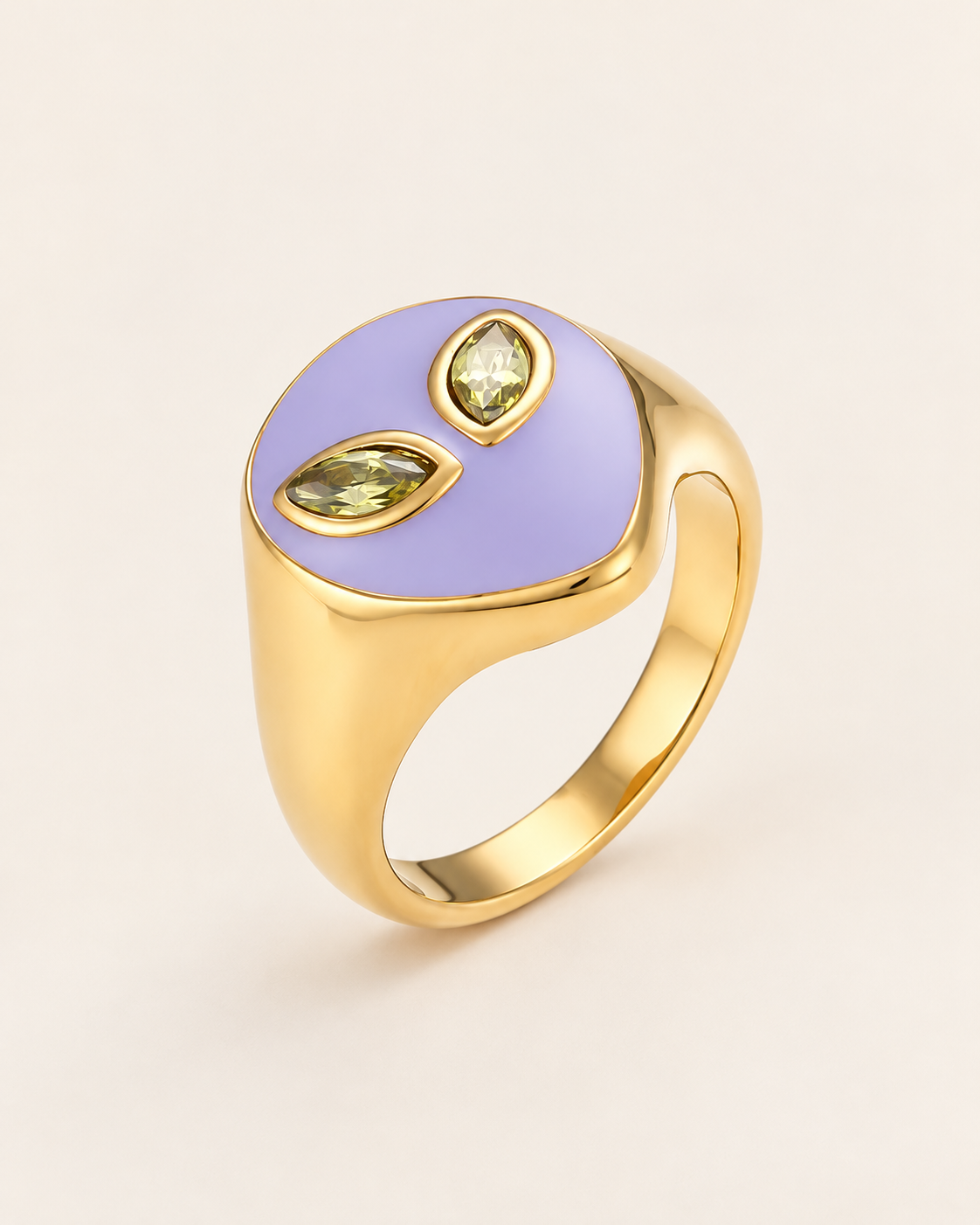 Alien Face Ring aus vergoldetem Edelstahl mit Emaille und Alien-Gesicht – ANNURAH