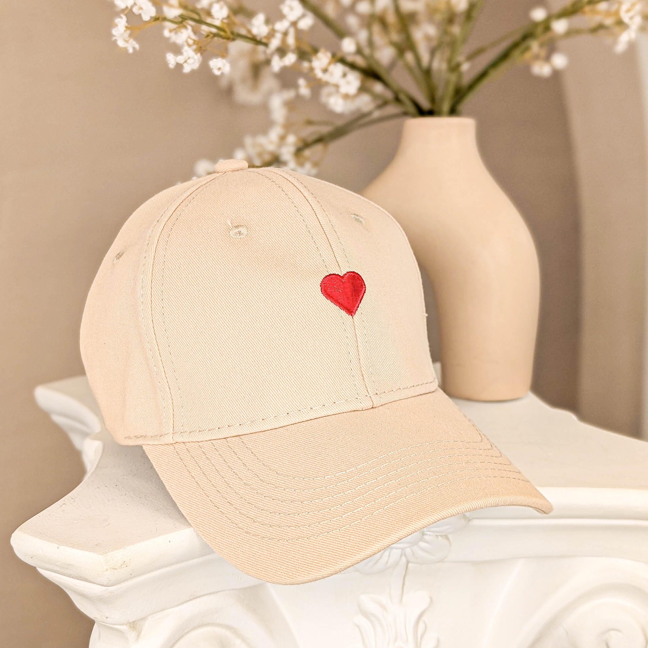 Cap mit Herzmotiv - Beige