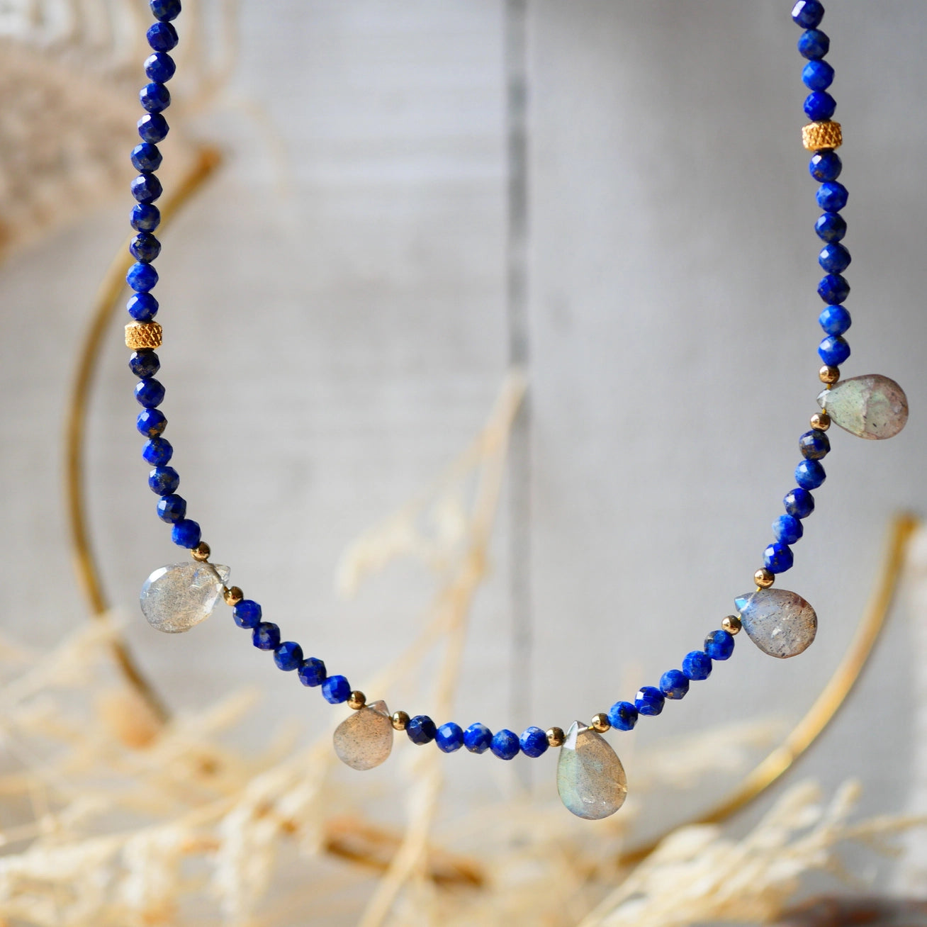 BAL Halskette aus Edelstahl mit Lapislazuli und Labradorit – spiritueller Schmuck für Intuition und Schutz