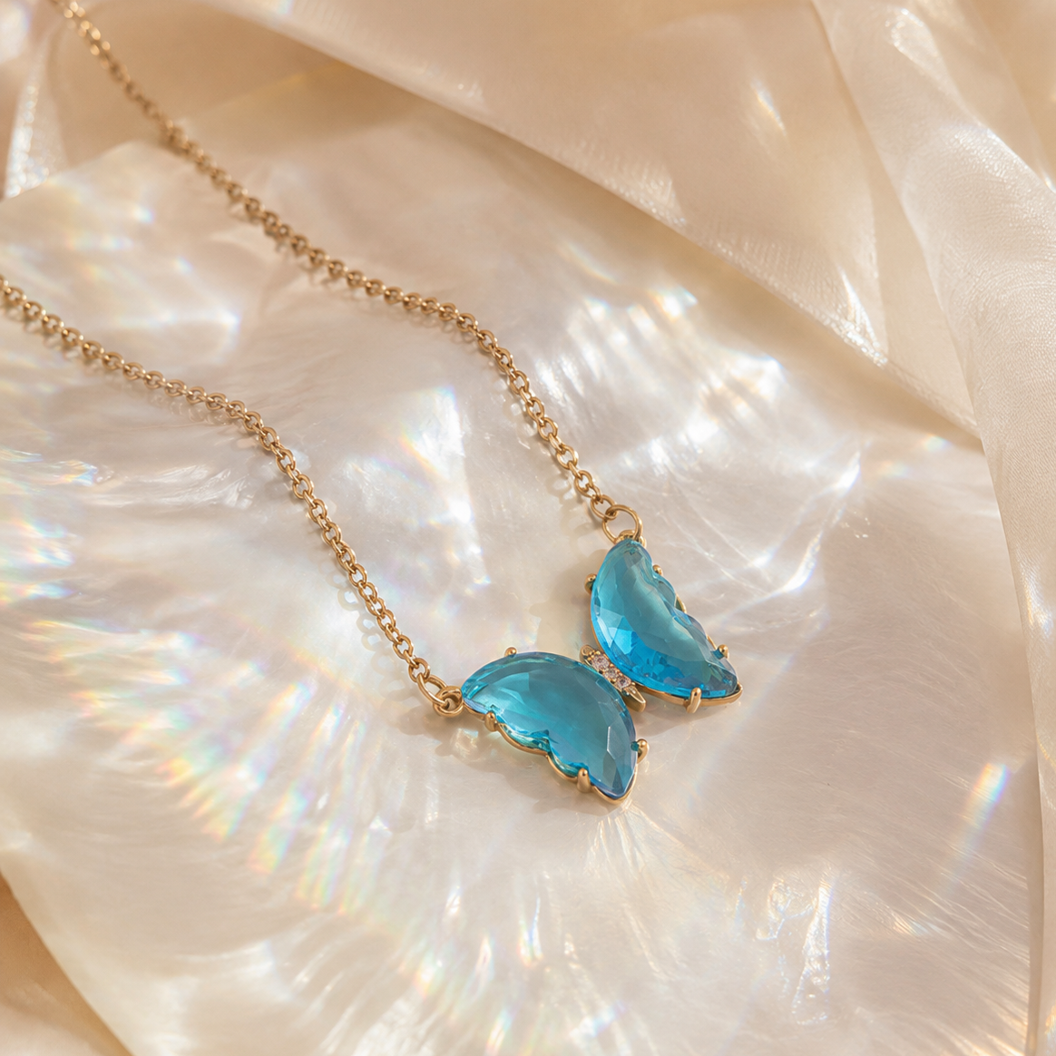 Blue Crystal Butterfly Kette – Edelstahl Halskette mit funkelndem Schmetterling