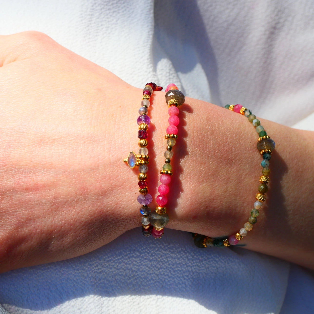 Sukoon Armband – Rhodonit, Moosachat & Labradorit