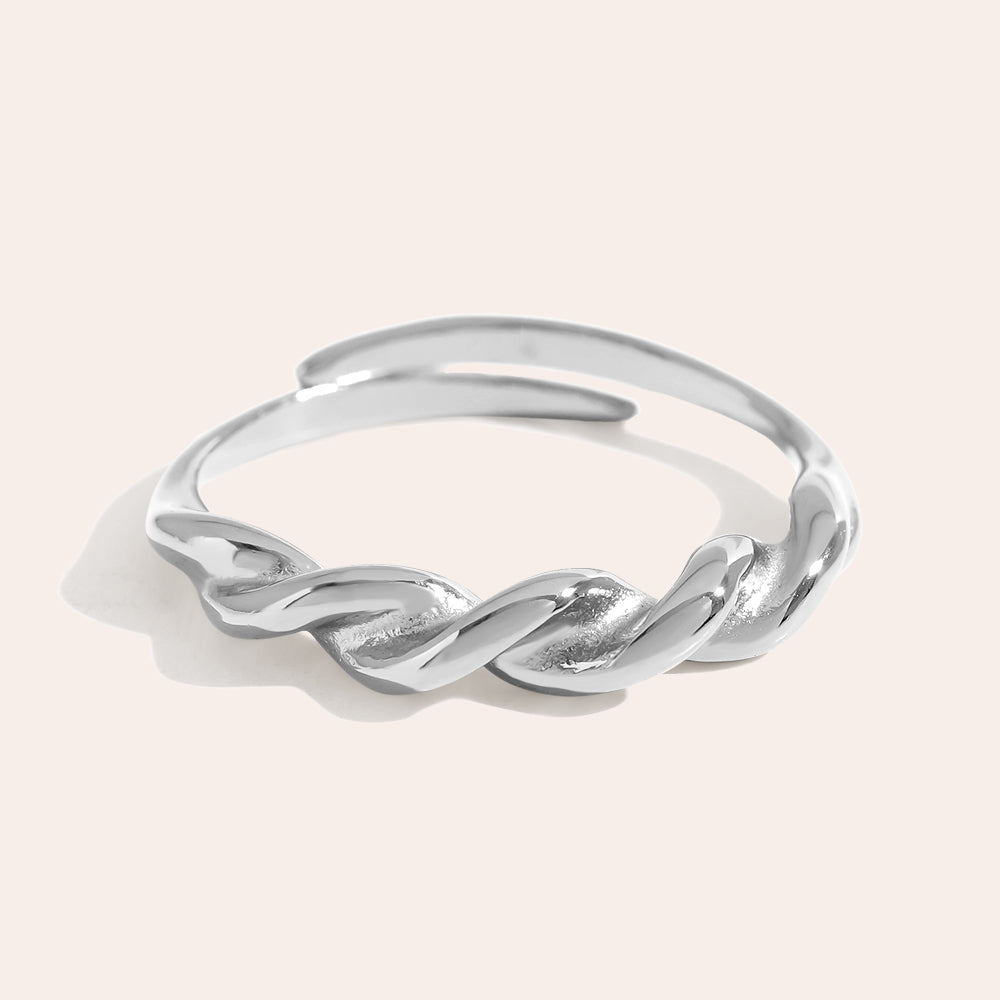 Fine Twist Ring