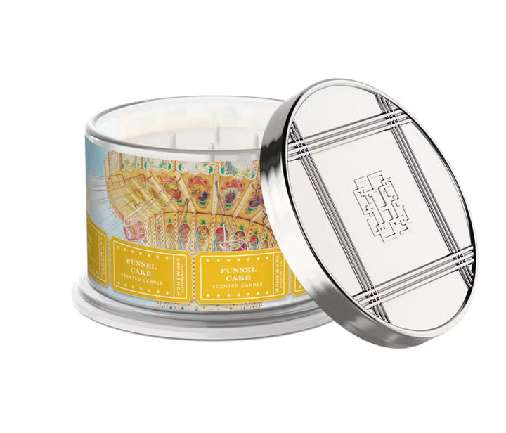 Funnel Cake – 4-Docht Duftkerze | Vanille-Pralinenkuchen, Apfel & Zimt | 510 g