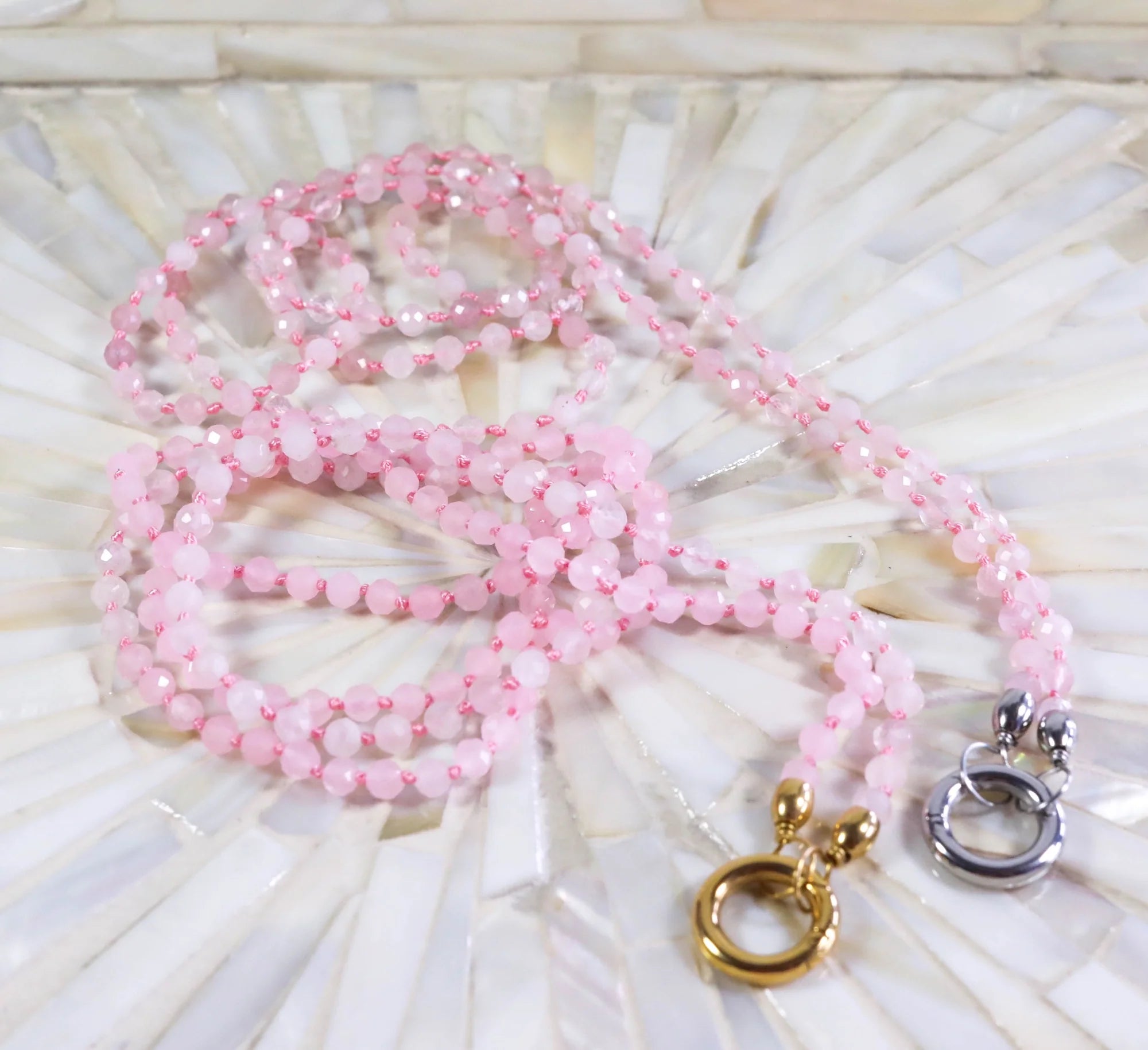 Rosenquarz Edelsteinkette in Gold oder Silber – 80 cm Mala mit Edelstahlkarabiner