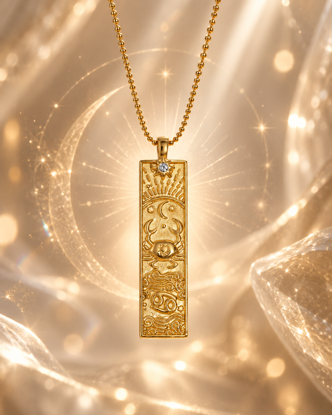 Krebs Sternzeichen Kette in Gold mit kunstvollem Zodiac Anhänger von ANNURAH