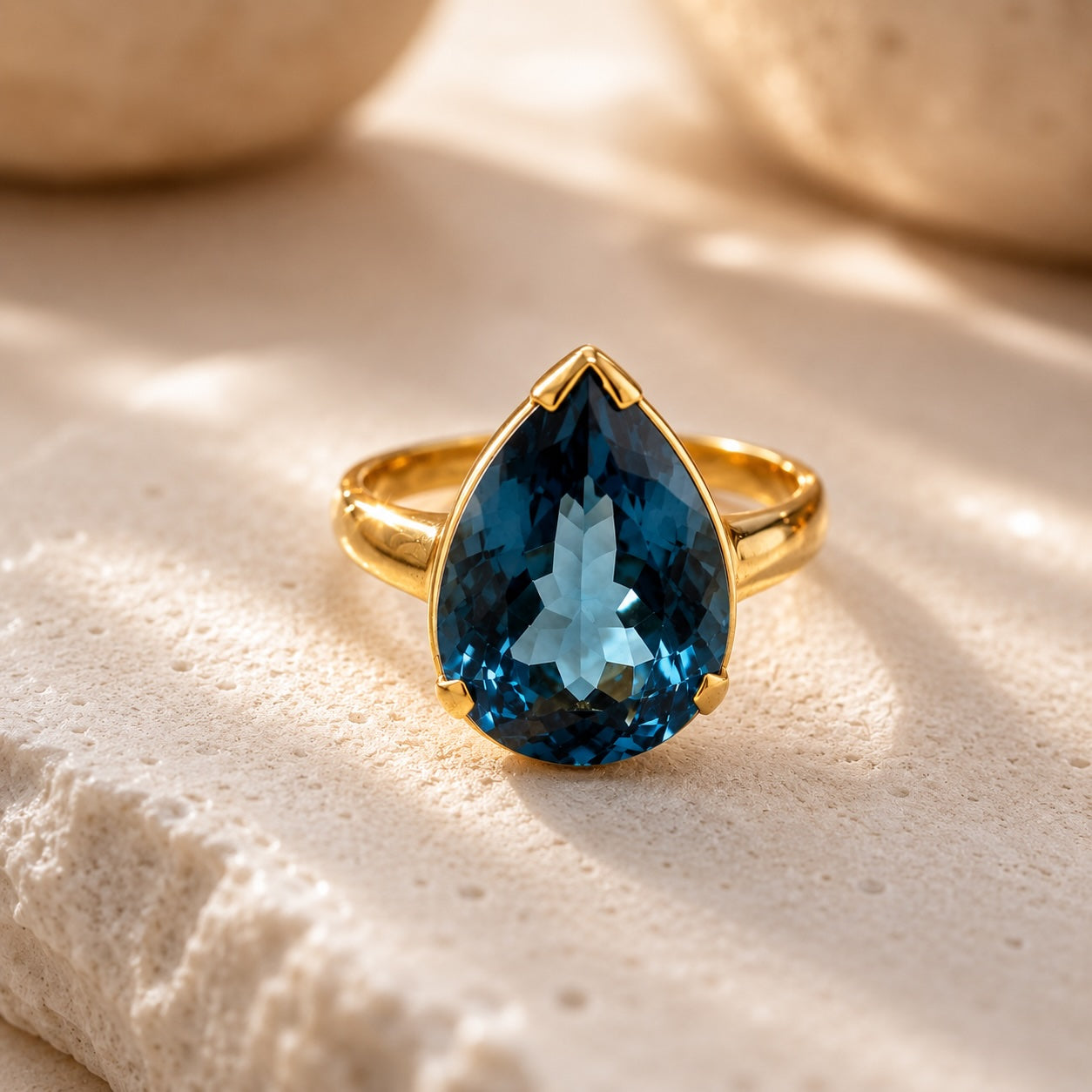 London Blue Topas Ring aus 925 Sterling Silber vergoldet | Größe 60