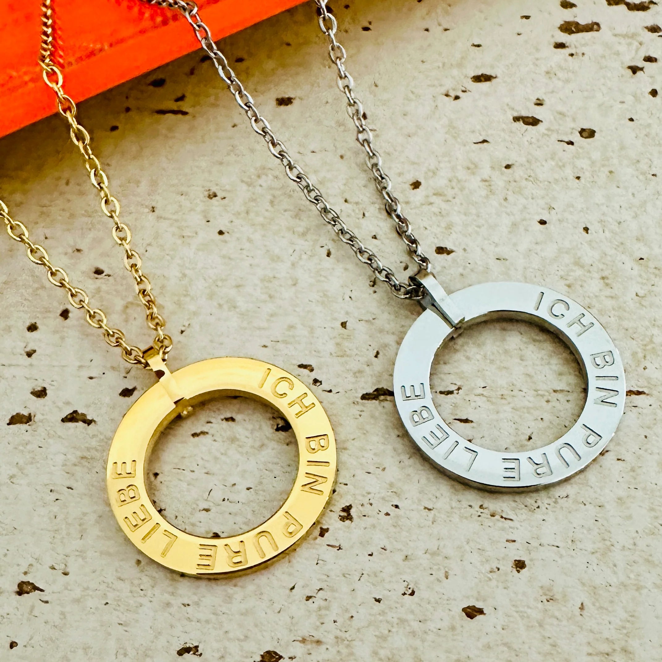 Mantrakette „ICH BIN PURE LIEBE“ – Edelstahl Halskette in Gold oder Silber – 45+5 cm