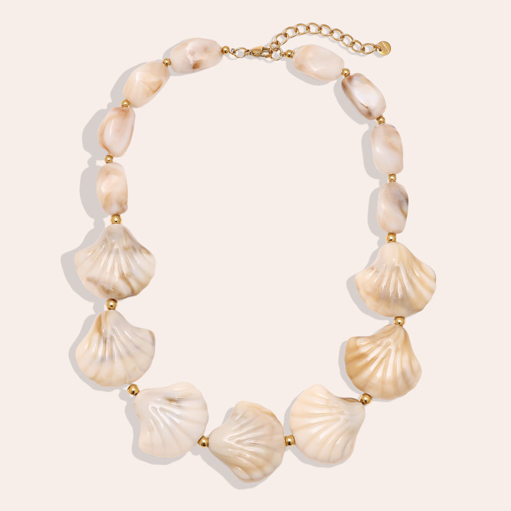 Seaside Pearl Halskette – Vergoldete Edelstahlkette mit Muschel-Design