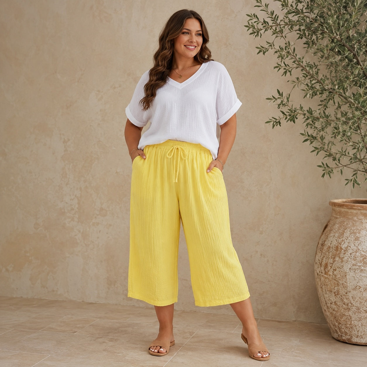 Curvy Musselin-Caprihose – Sonnengelb