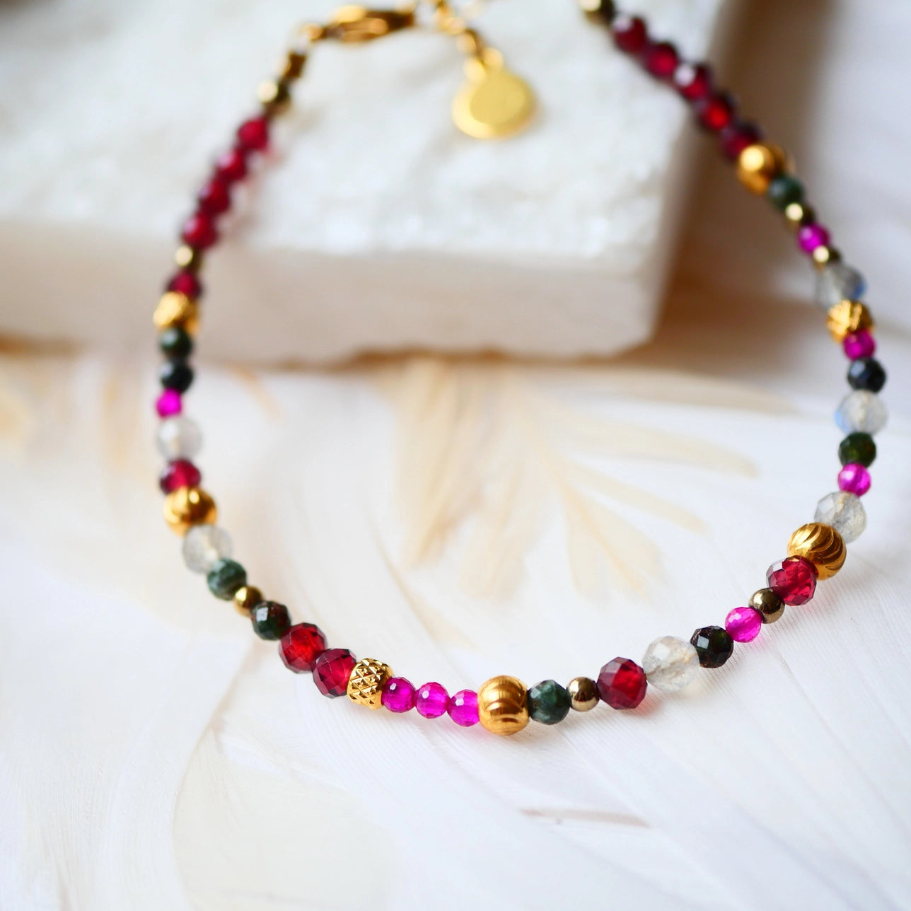 Armband aus Seraphinit, Granat und Rubellit