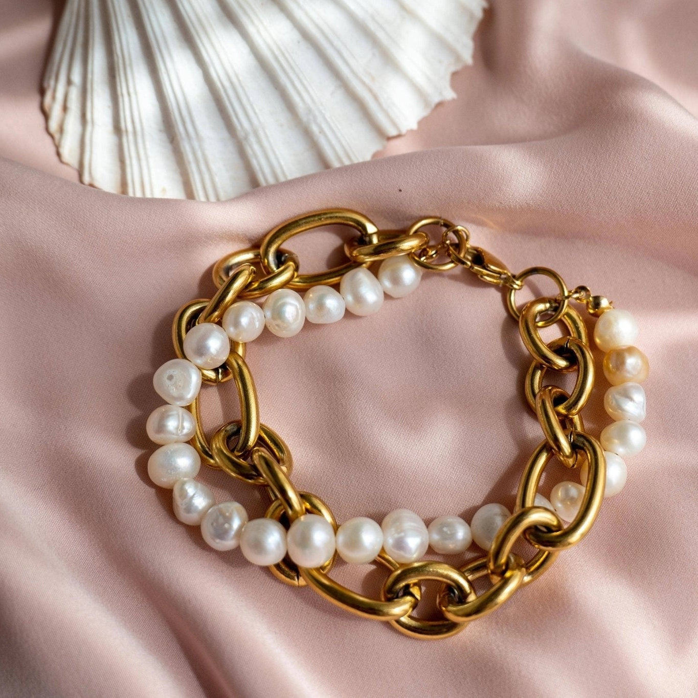 Goldenes Armband mit Süßwasserperlen – 18 Karat vergoldet | Handgefertigt in Italien