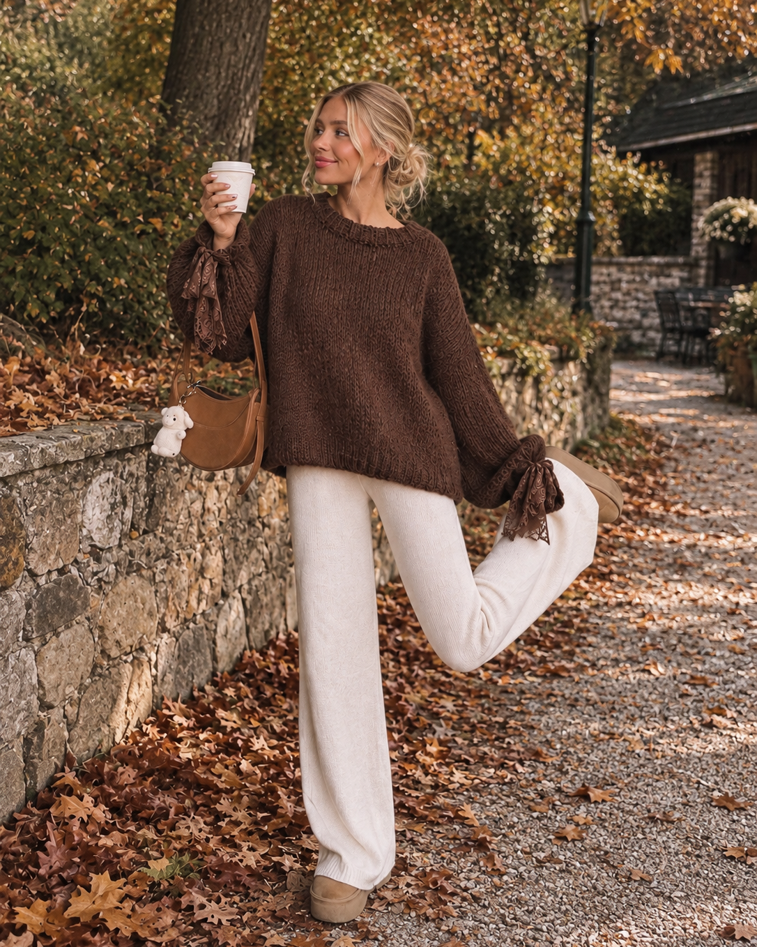 Oversize Strickpullover mit Schleifendetails