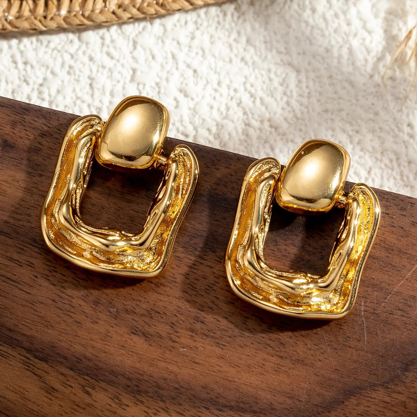 Quadratische Ohrringe Gold – Strukturierte Edelstahl Ohrringe Damen