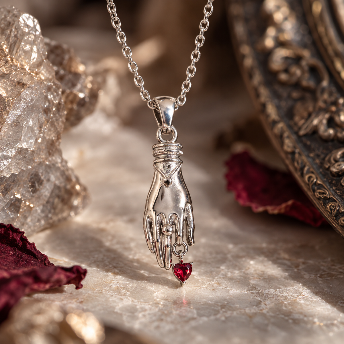 Halskette „Hand & Heart“