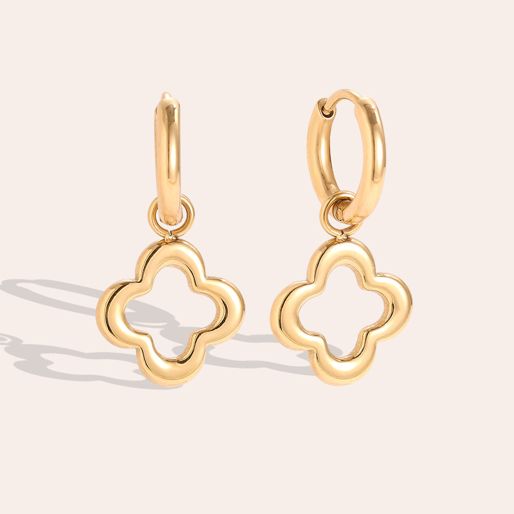 Simple Lucky Flower Ohrringe aus Edelstahl – 12 × 17 mm