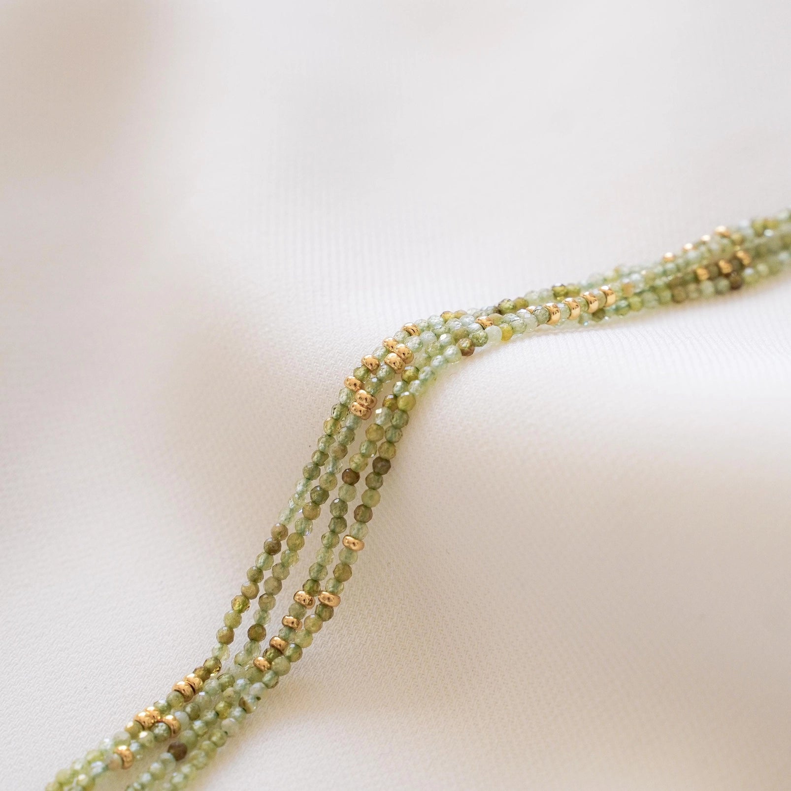 Tsavorit Triple Armband