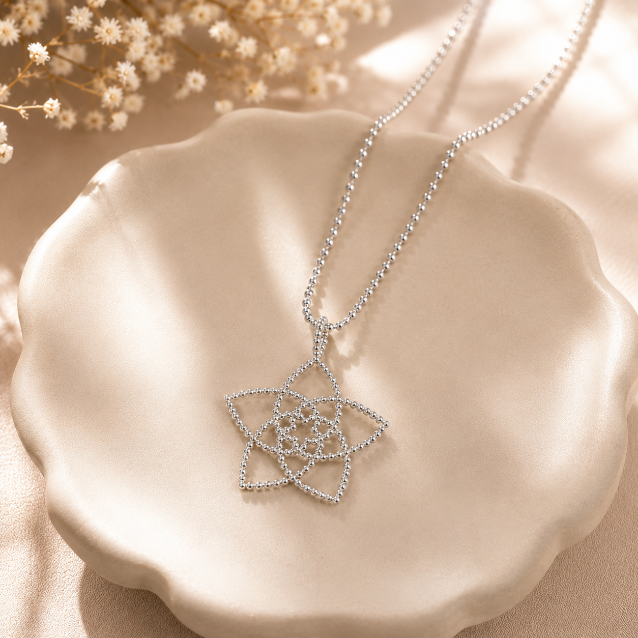 VENUSBLUME Anhänger mit Kette aus Edelstahl | Silber & Gold