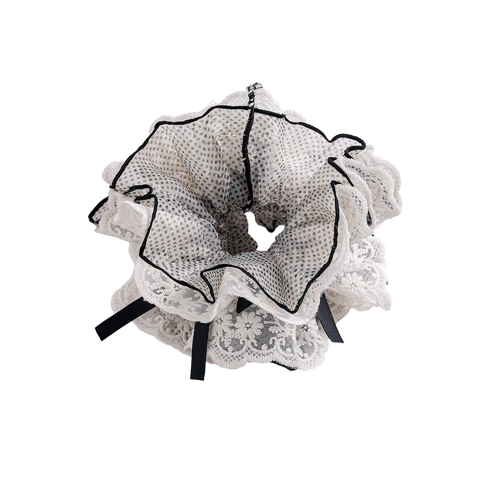 Weisser Scrunchie mit Spitze und Schleife (Kopie)