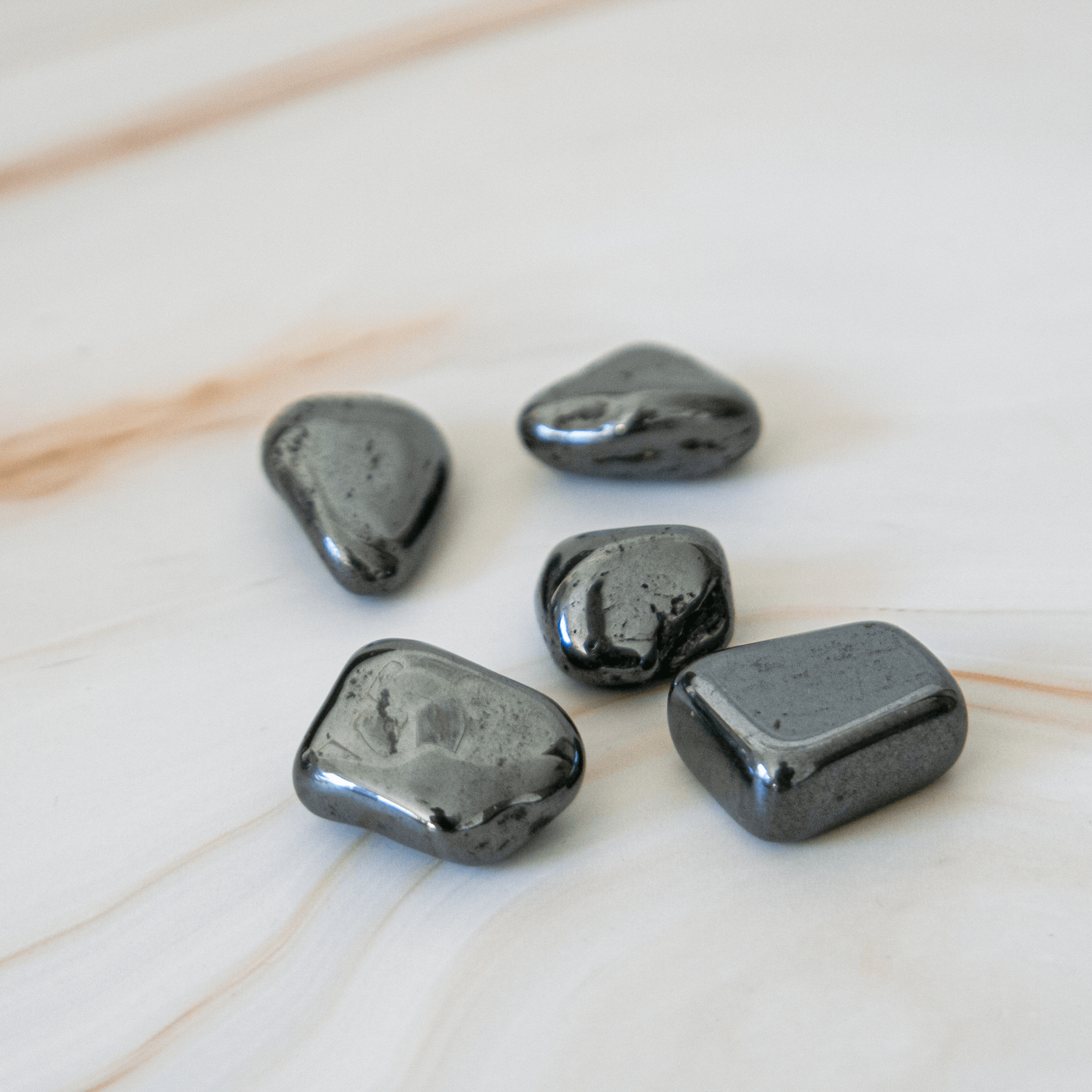 Blutstein Heilstein Hämatit Edelstein Wirkung Erdung Schlaf Schutz Spiritualität Glück Onlineshop Deutschland Annurah