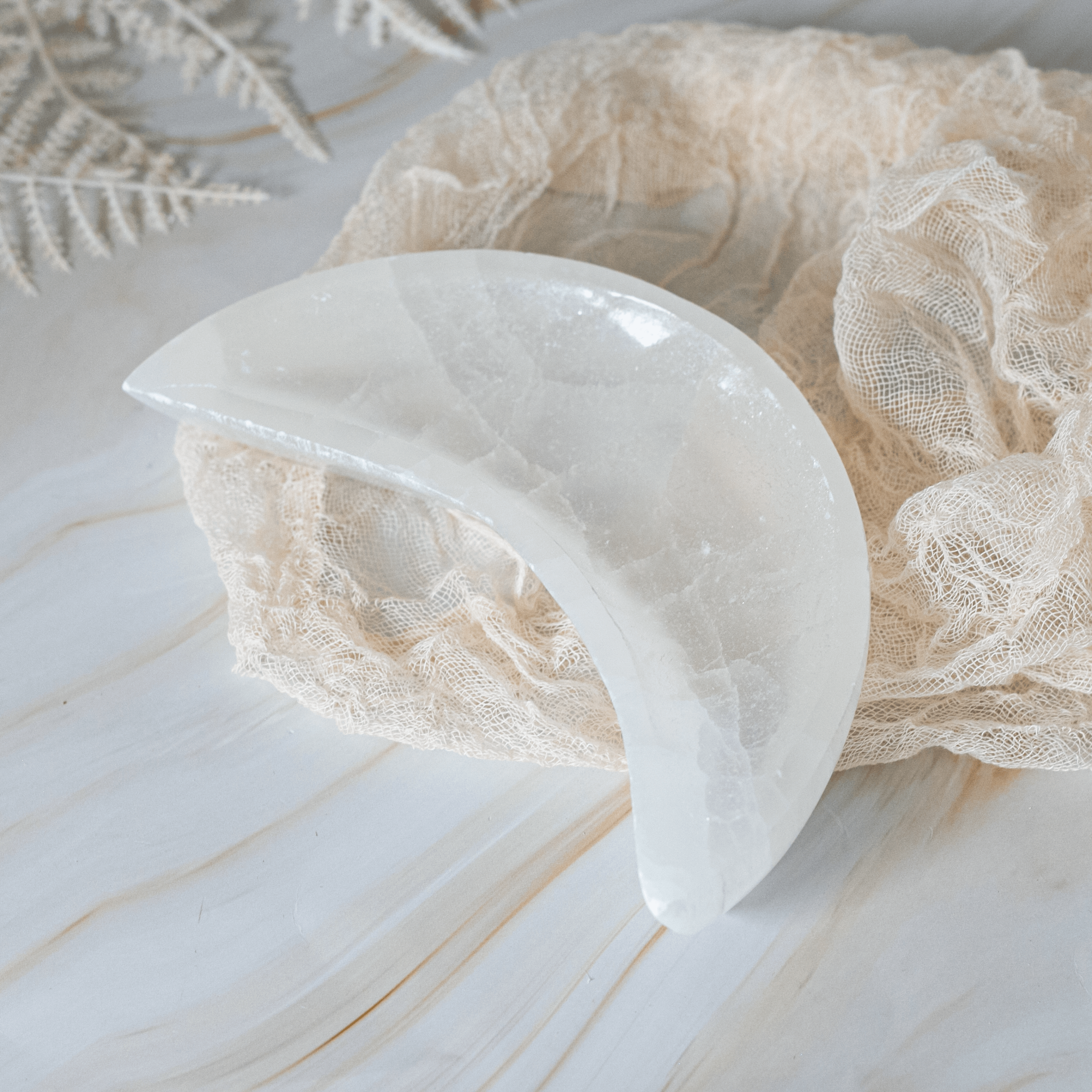 Halbmond Schale Kristrall Edelstein Selenit