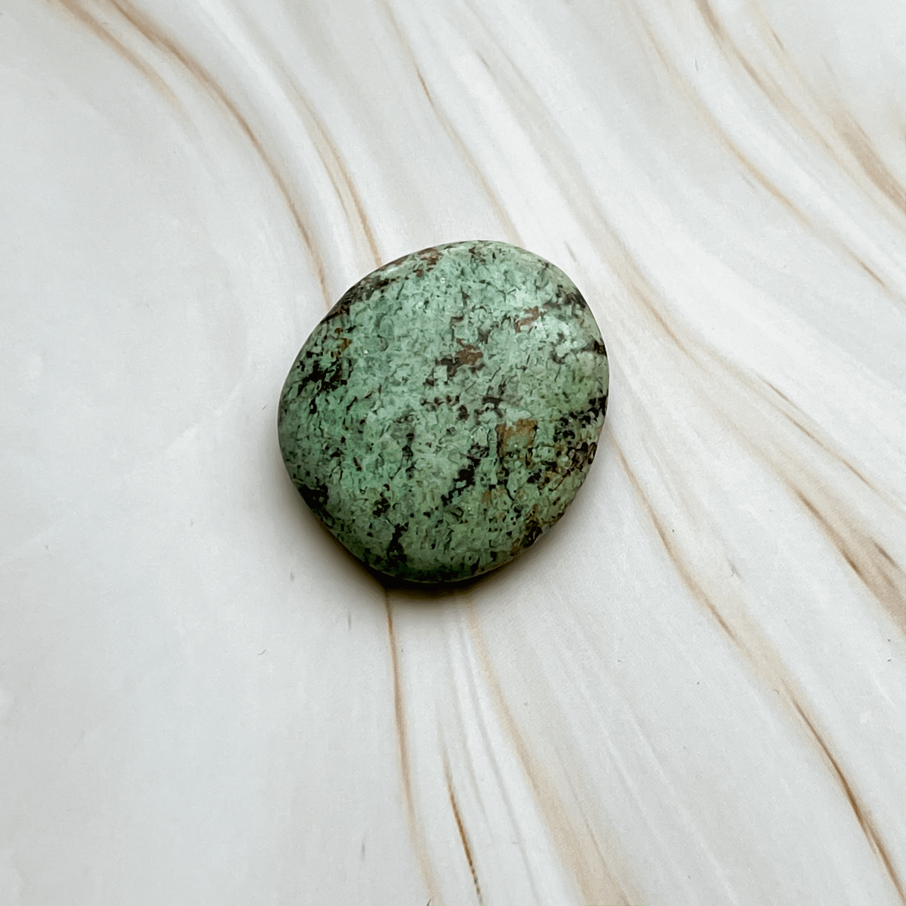 Chrysokoll Kristall Berggrün Beziehungsstein Geburtsstein für Juni Mai gegen Magenschmerzen Menopause Blutzucker PMS Deutscher Kristall Onlineshop Annurah