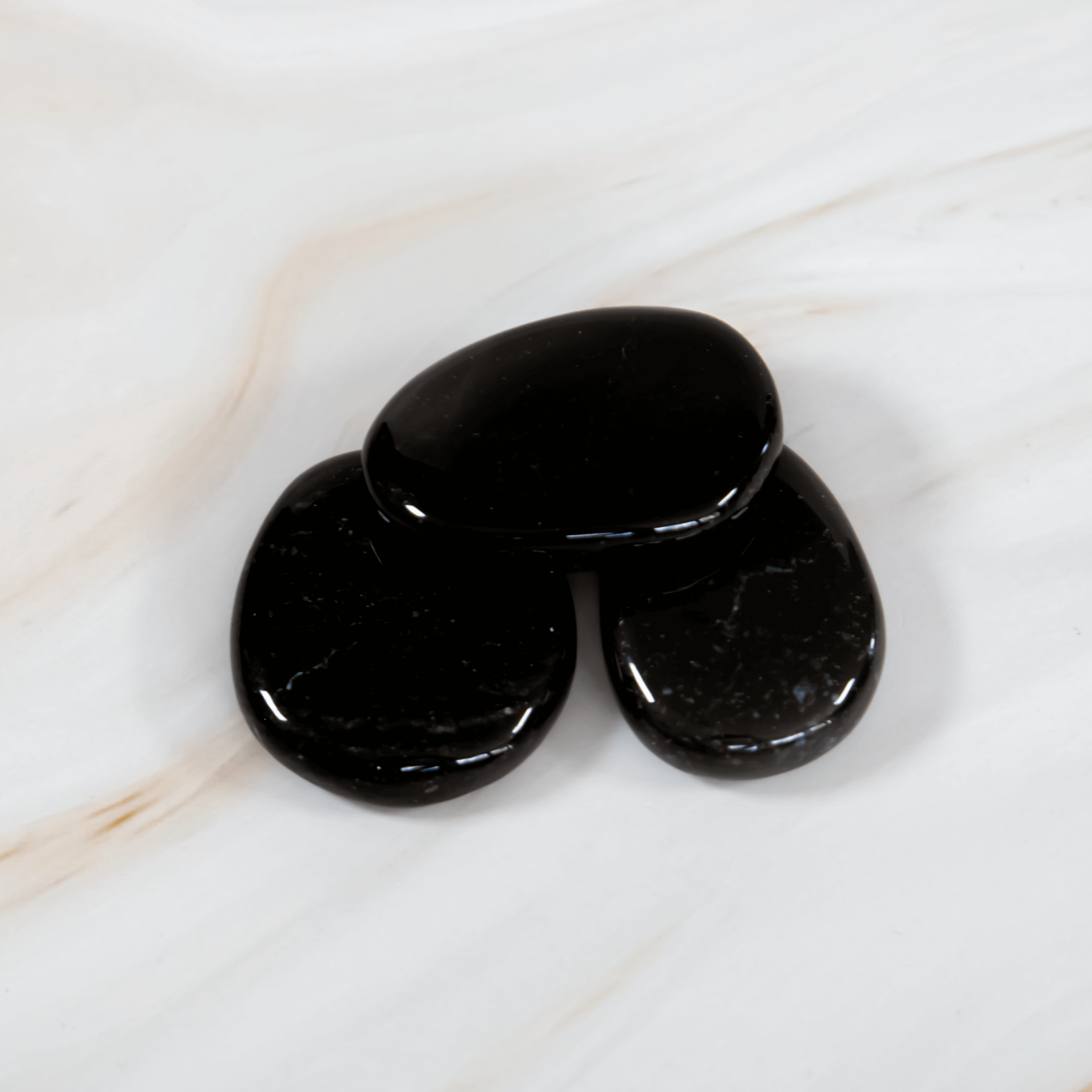 Onyx Edelstein Scheibenstein Heilstein steht für Stabilität Stärke Produktivität Selbstvertrauen Mut Astrologie Kristall für Sternzeichen Steinbock Löwe Geburtsstein für August Onlineshop Deutschland Annurah