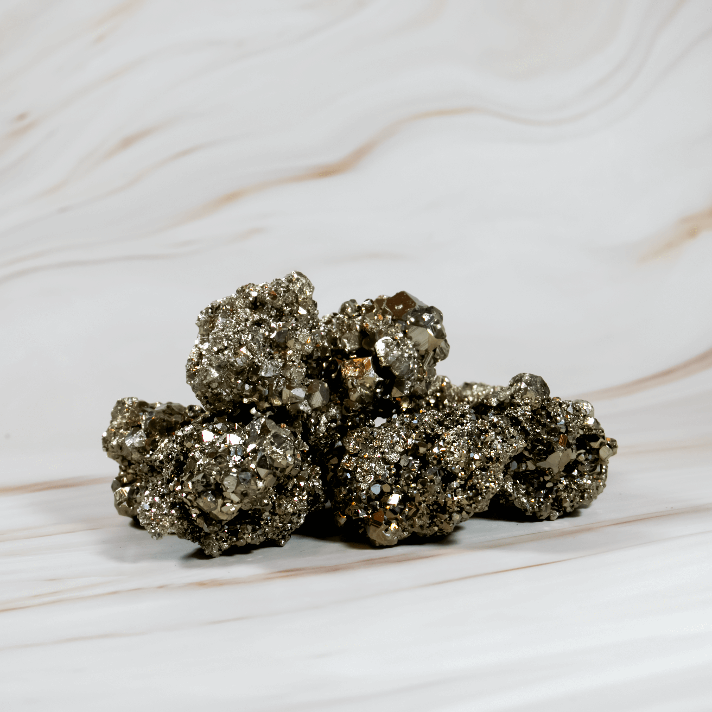 Pyrit Nugget Edelstein Rohstück Natur Narrengold Katzengold Heilstein Schutzstein steht für Erfolg Wohlstand Kraft Männliche Energie Giftig Onlineshop Annurah Deutschland