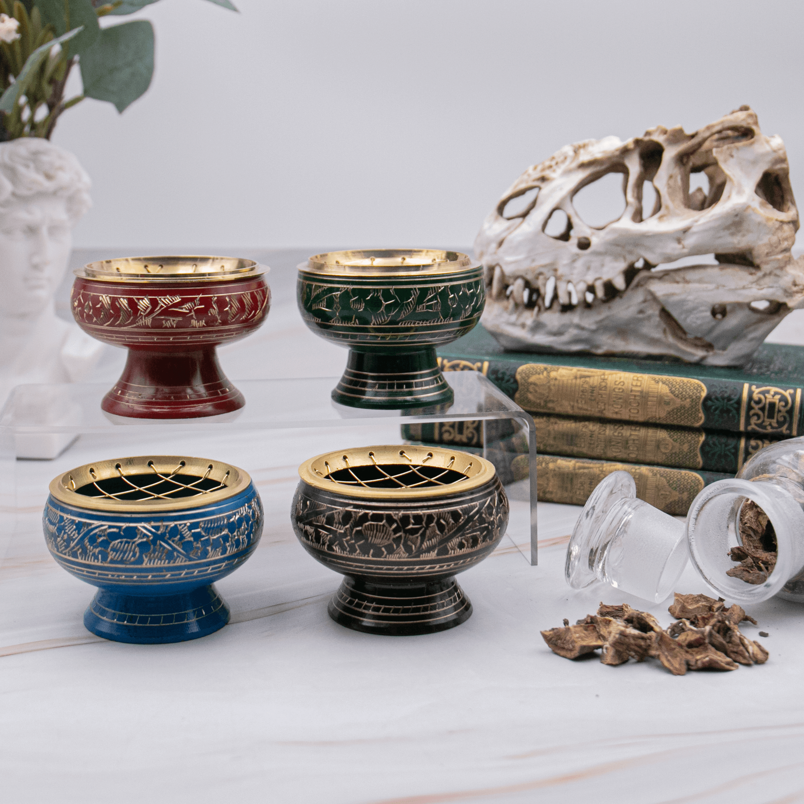 Räuchergefäß Räucherschale Räucherkessel Räuchern Messing Metall Gold Schwarz braun blau rot Rauhnächste Chakra Cleansing Reinigung Schutz Räucherstäbchen Rauch Rauchbomben Räuchermischung Räucherkohle Annurah deutscher Onlineshop Spiritualität Hexe Magie Esoterik