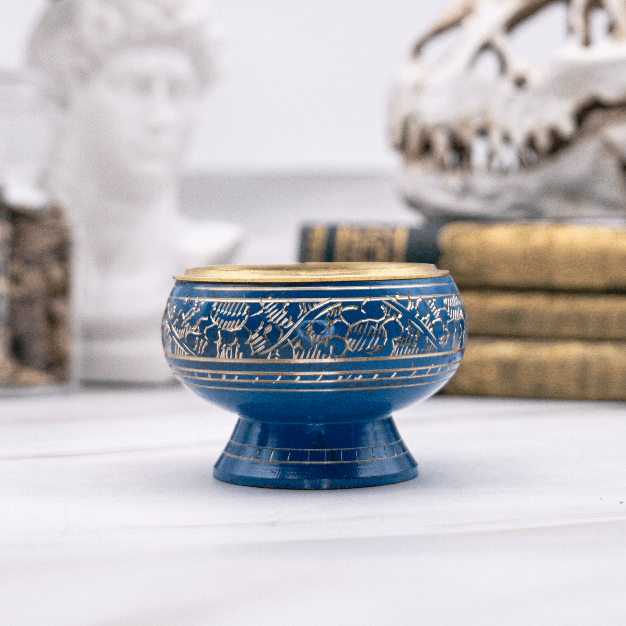 Räuchergefäß Räucherschale Räucherkessel Räuchern Messing Metall Gold Schwarz braun blau rot Rauhnächste Chakra Cleansing Reinigung Schutz Räucherstäbchen Rauch Rauchbomben Räuchermischung Räucherkohle Annurah deutscher Onlineshop Spiritualität Hexe Magie Esoterik