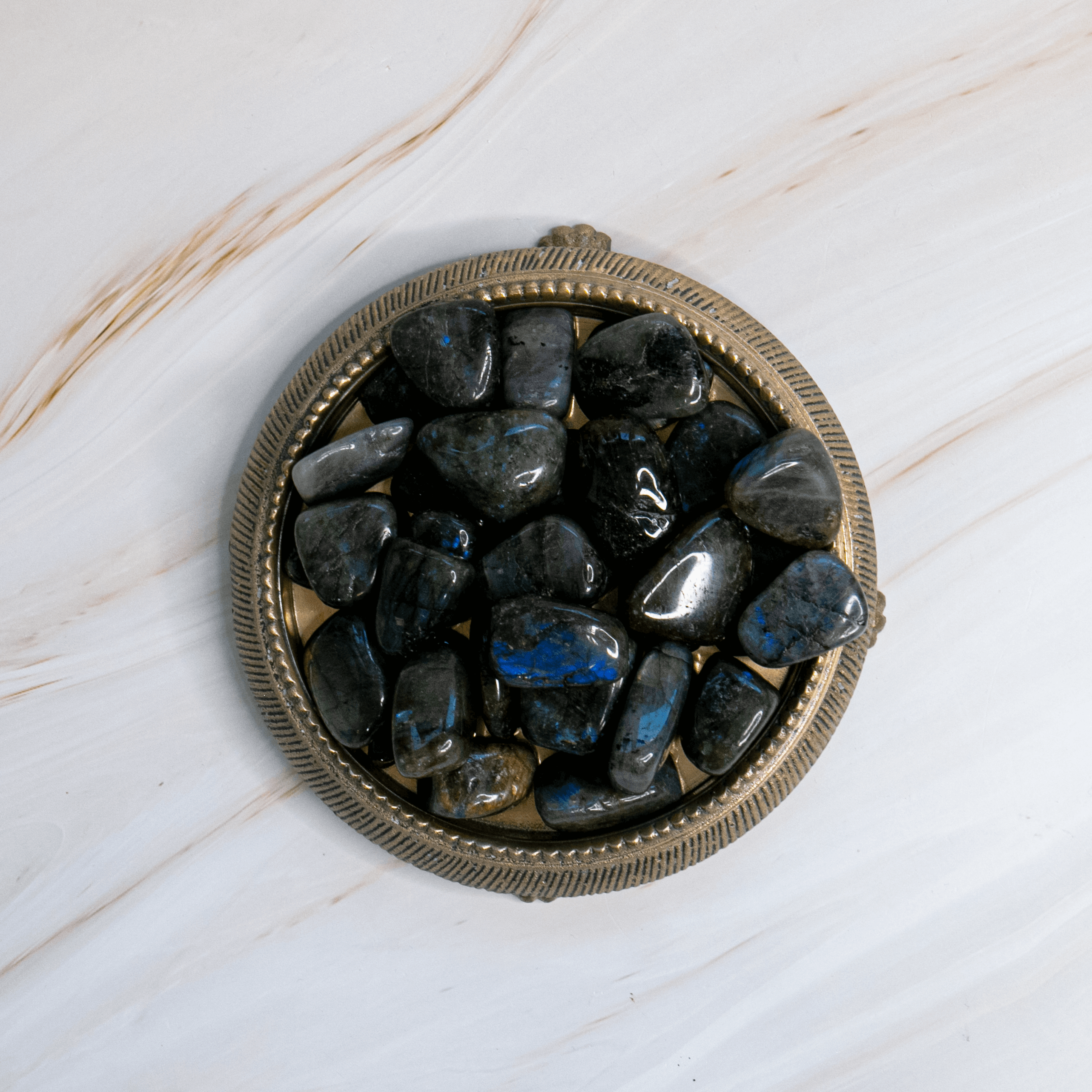 Labradorit Trommelstein Heilstein Kristall Edelstein Zauberstein steht für Kraft Spiritualität Erleuchtung Fantasie Intuition Drittes Auge Onlineshop Annurah Deutschland