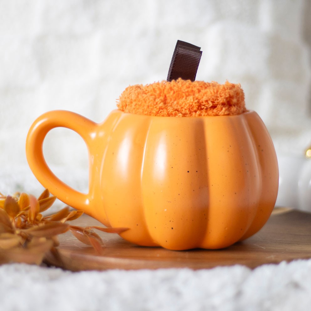 Kürbis Tasse und Kuschelsocken-Set