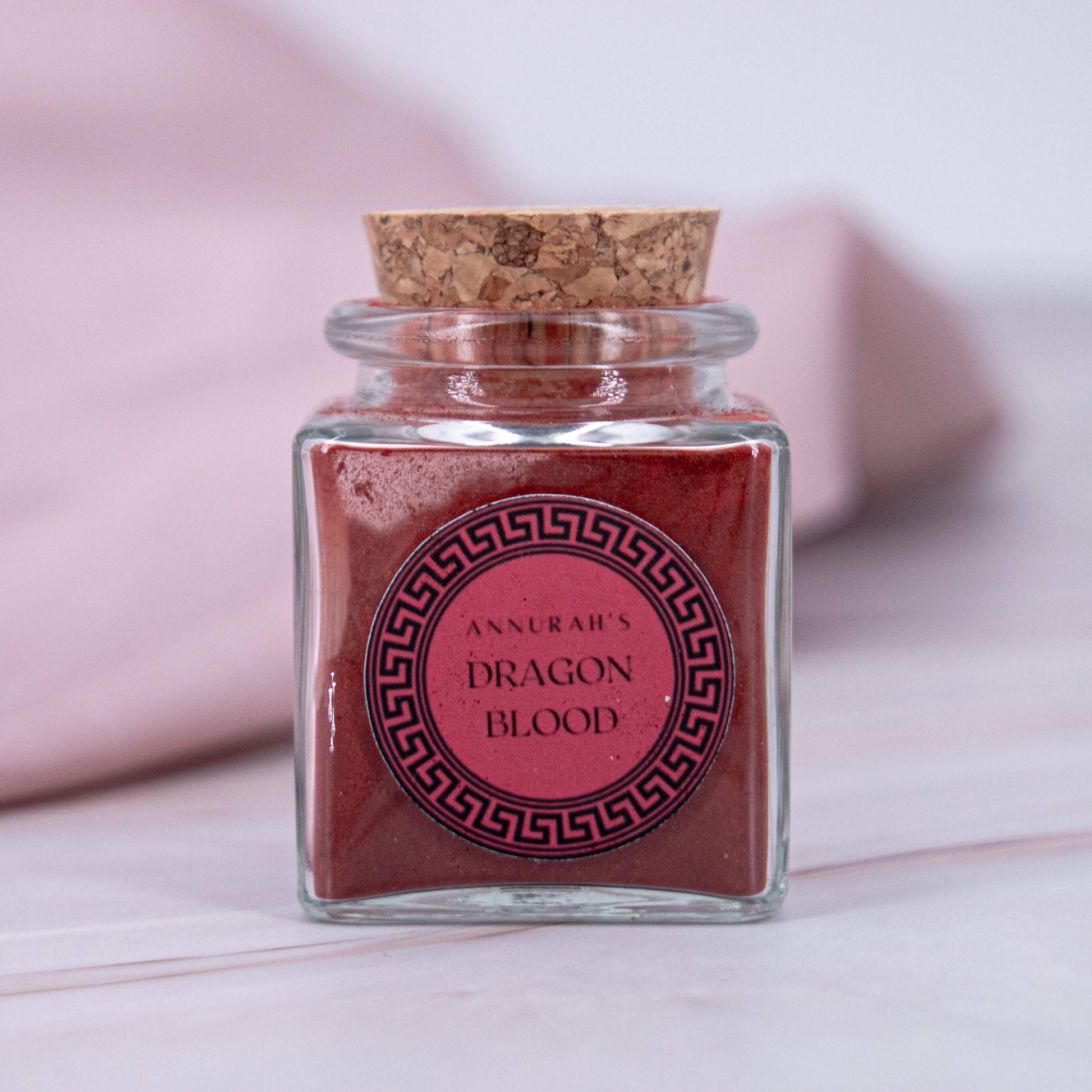 Annurah Räuchermischung Räuchern Mischung handmade handgemacht Räuchersand Räucherkohle Divination Annurah deutscher Onlineshop Dragon Blood negative Energie auflösen rot Liebe Schutz positive Aura